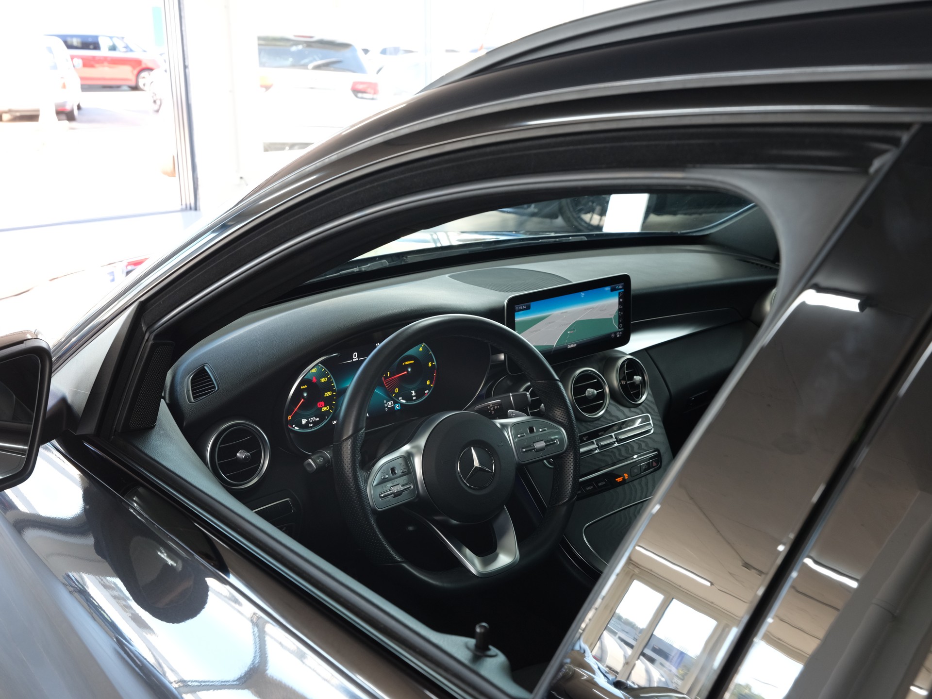 MERCEDES-BENZ C 220 d Swiss Star AMG Line 4M 9G-Tronic *Burmester* *360 Kamera* *Panorama*-image-21