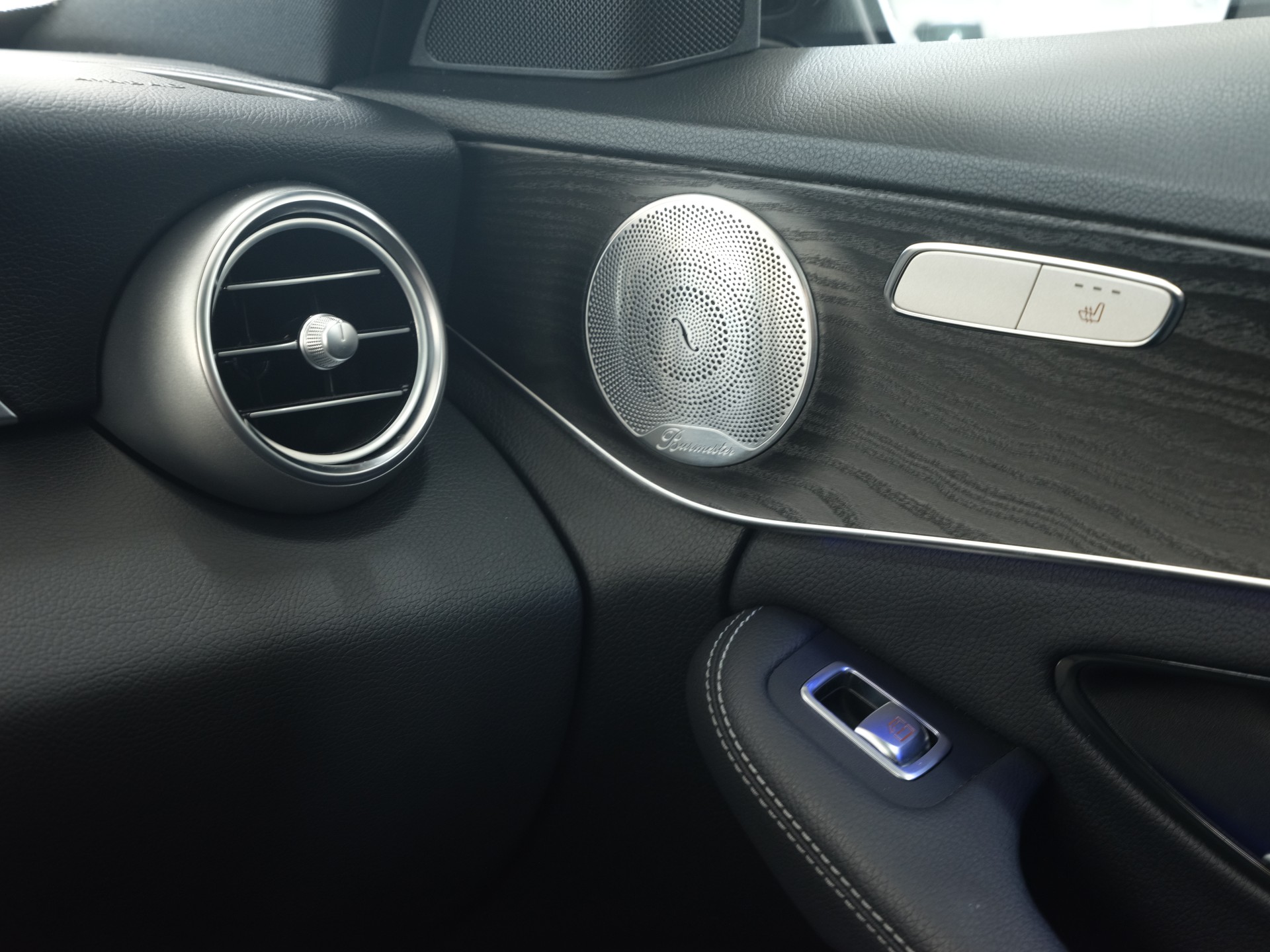 MERCEDES-BENZ C 220 d Swiss Star AMG Line 4M 9G-Tronic *Burmester* *360 Kamera* *Panorama*-image-32
