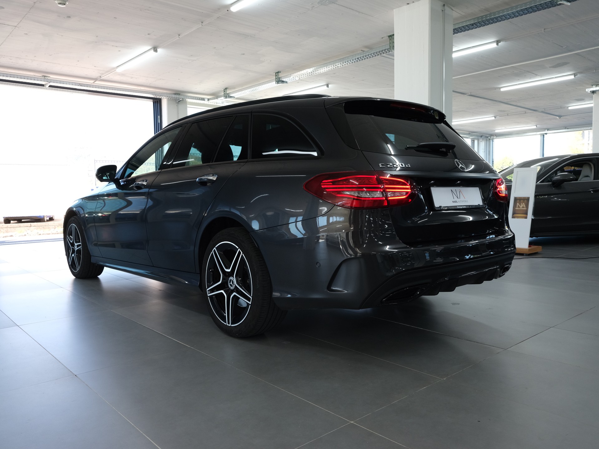 MERCEDES-BENZ C 220 d Swiss Star AMG Line 4M 9G-Tronic *Burmester* *360 Kamera* *Panorama*-image-5