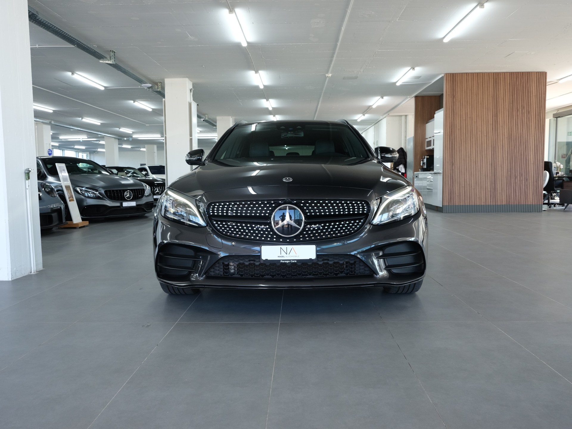 MERCEDES-BENZ C 220 d Swiss Star AMG Line 4M 9G-Tronic *Burmester* *360 Kamera* *Panorama*-image-11