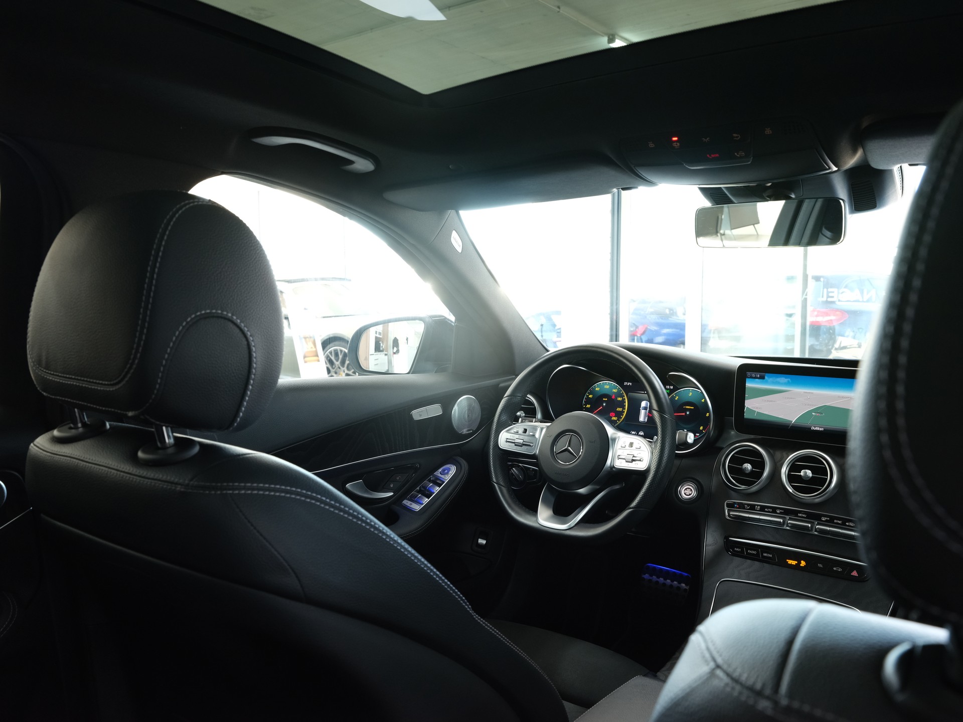 MERCEDES-BENZ C 220 d Swiss Star AMG Line 4M 9G-Tronic *Burmester* *360 Kamera* *Panorama*-image-29