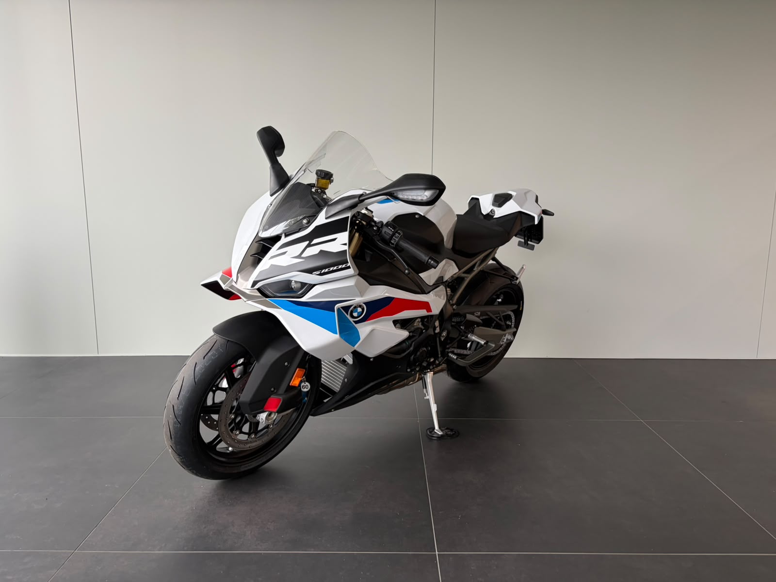 BMW S 1000 RR-showroom-element-3