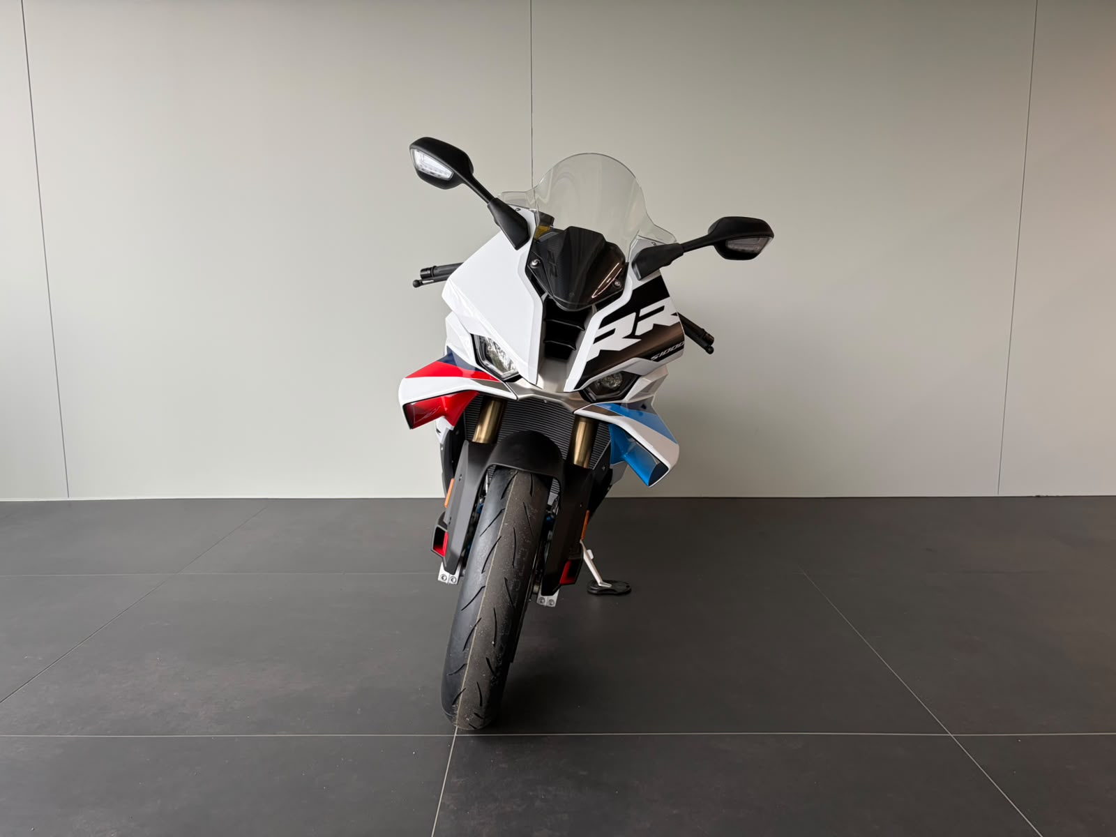 BMW S 1000 RR-showroom-element-2