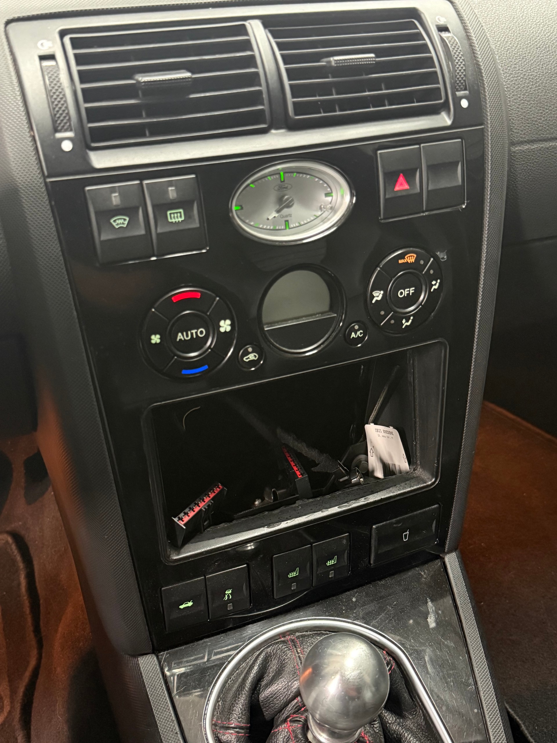 FORD Mondeo 3.0i V6 ST220-image-13