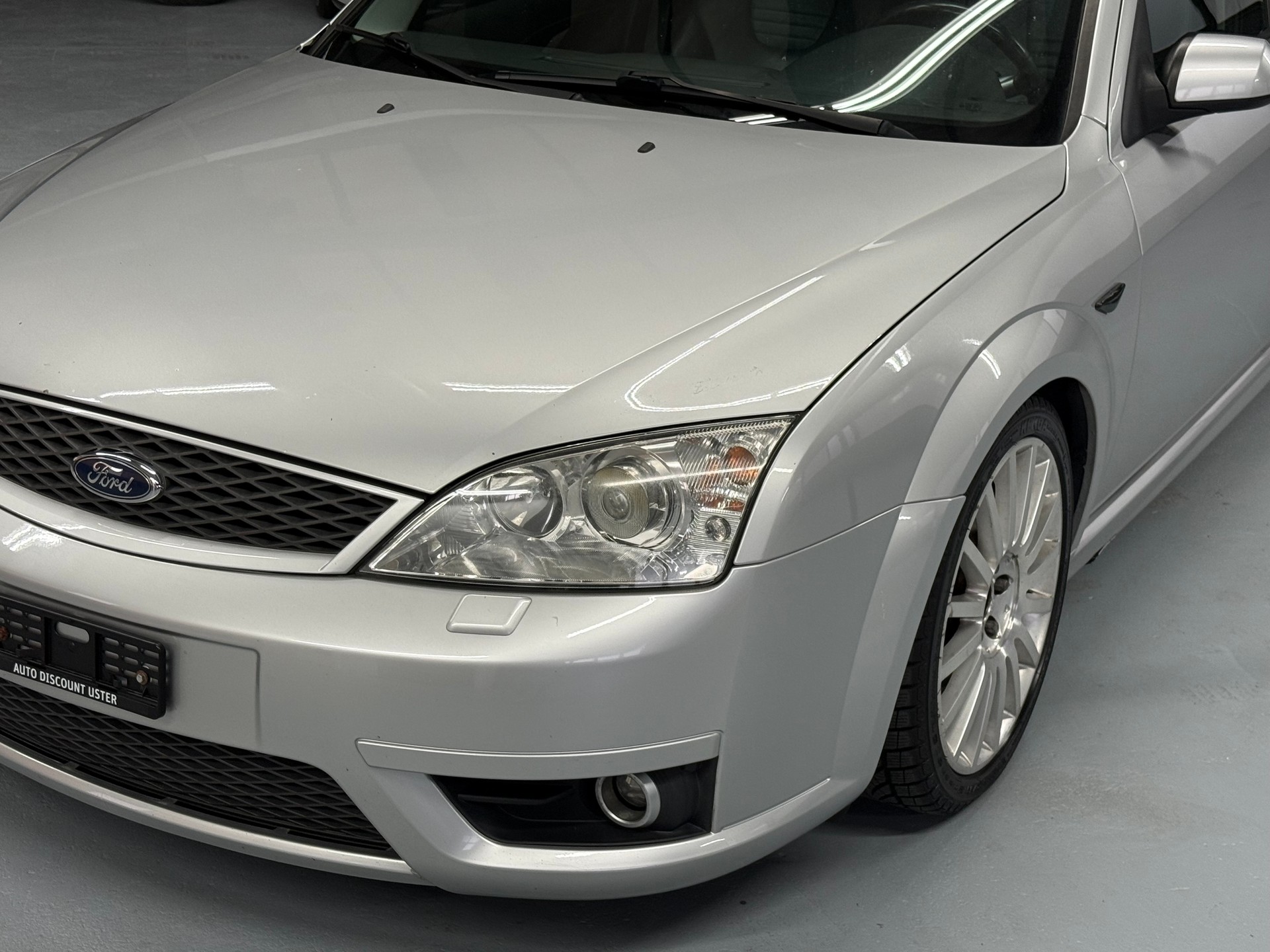FORD Mondeo 3.0i V6 ST220-image-3