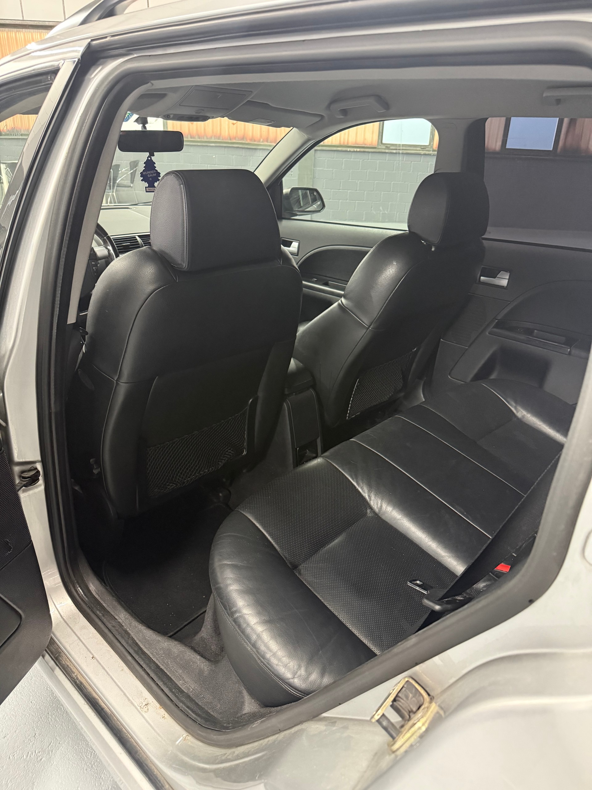FORD Mondeo 3.0i V6 ST220-image-15