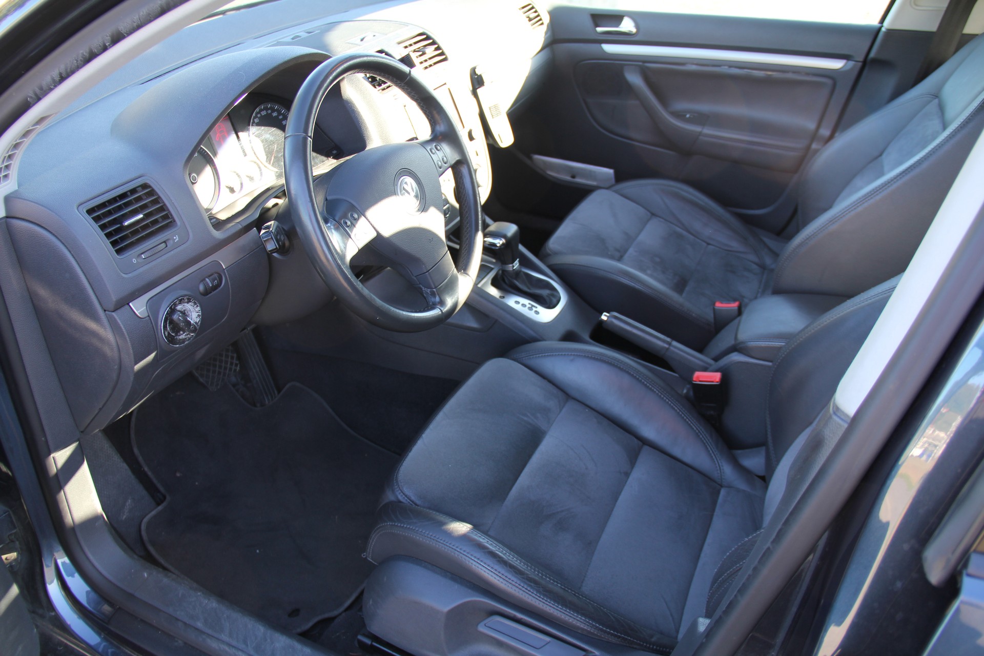 VW Golf 2.0 TDI Sportline-image-7