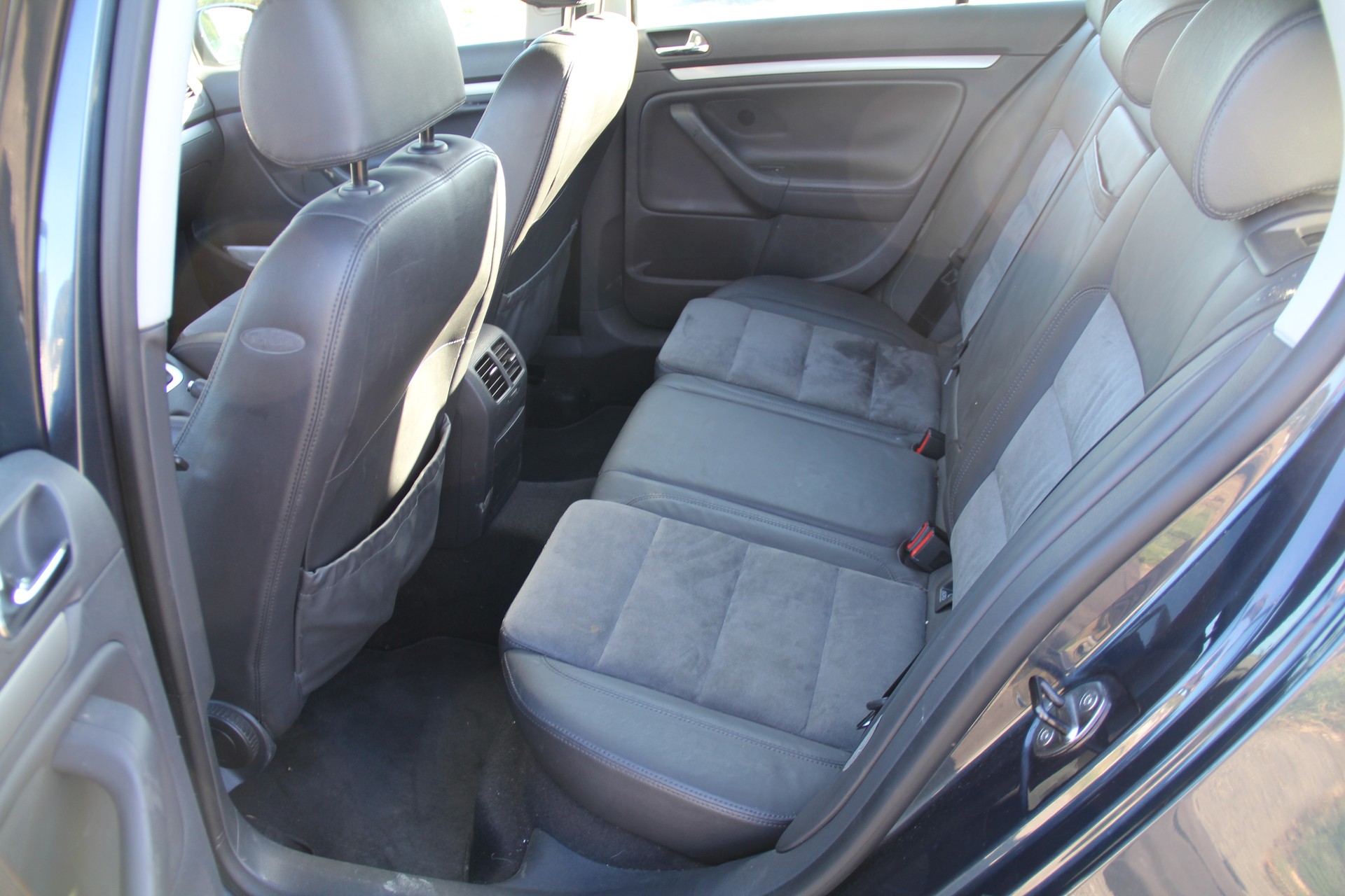 VW Golf 2.0 TDI Sportline-image-8