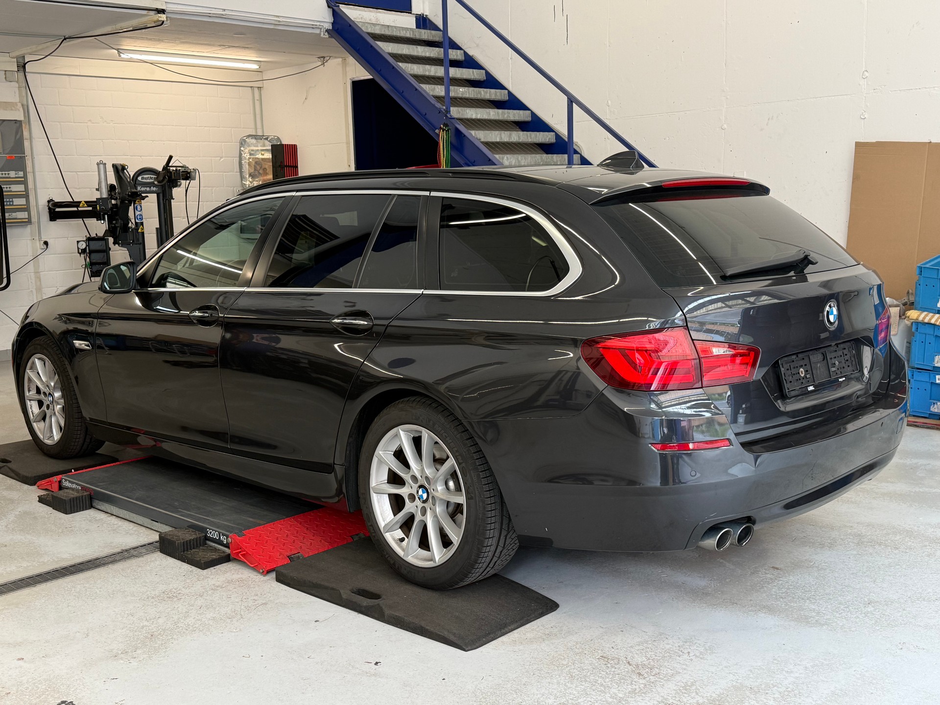 BMW 530d Touring Steptronic-image-2
