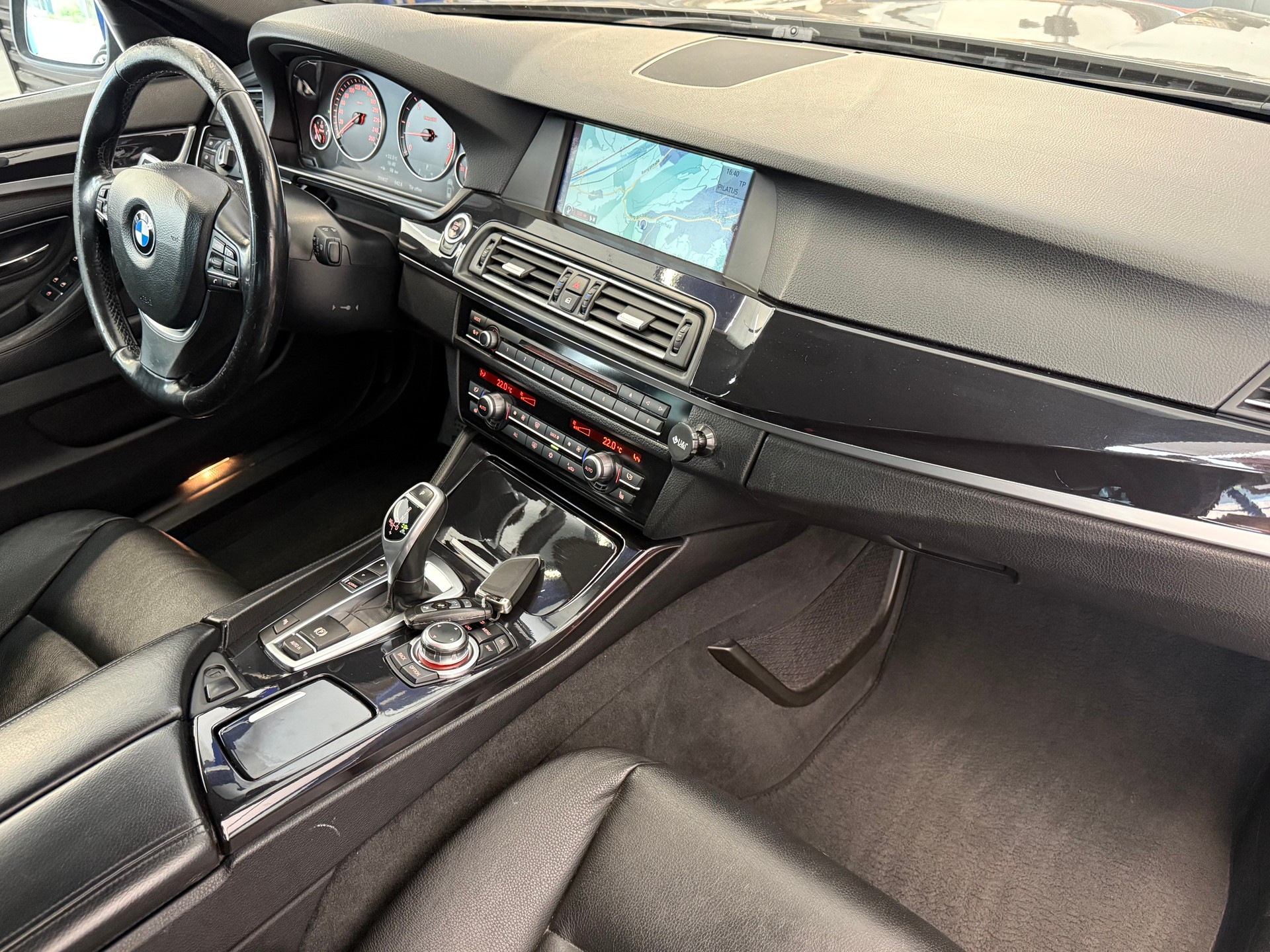 BMW 530d Touring Steptronic-image-12