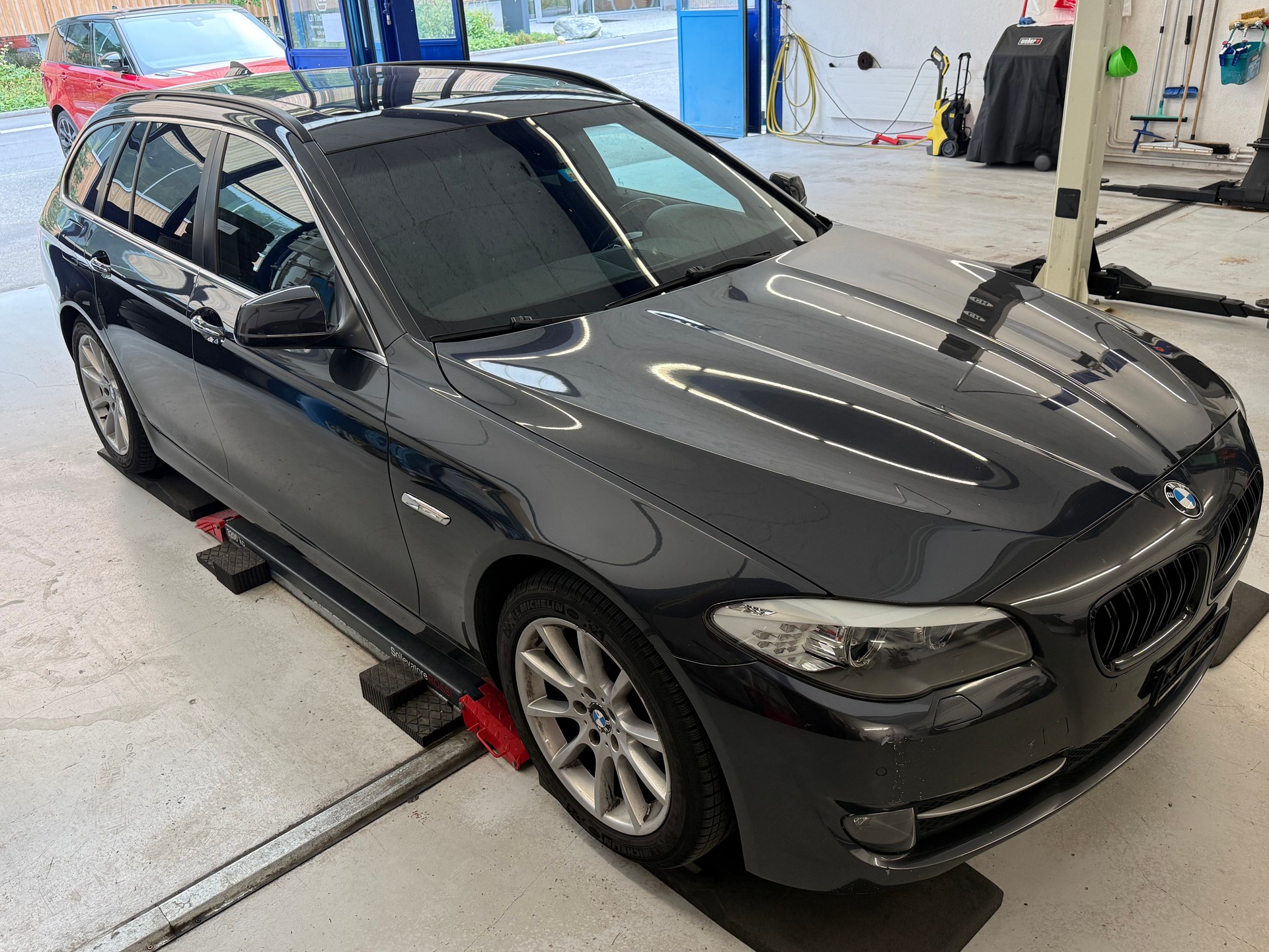 BMW 530d Touring Steptronic-image-5