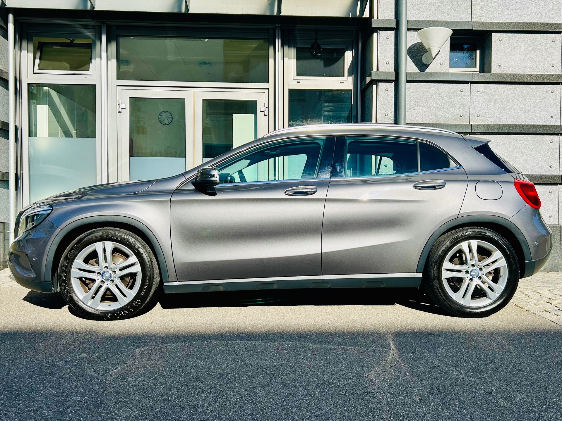 MERCEDES-BENZ GLA 200 CDI Urban 7G-DCT-image-2