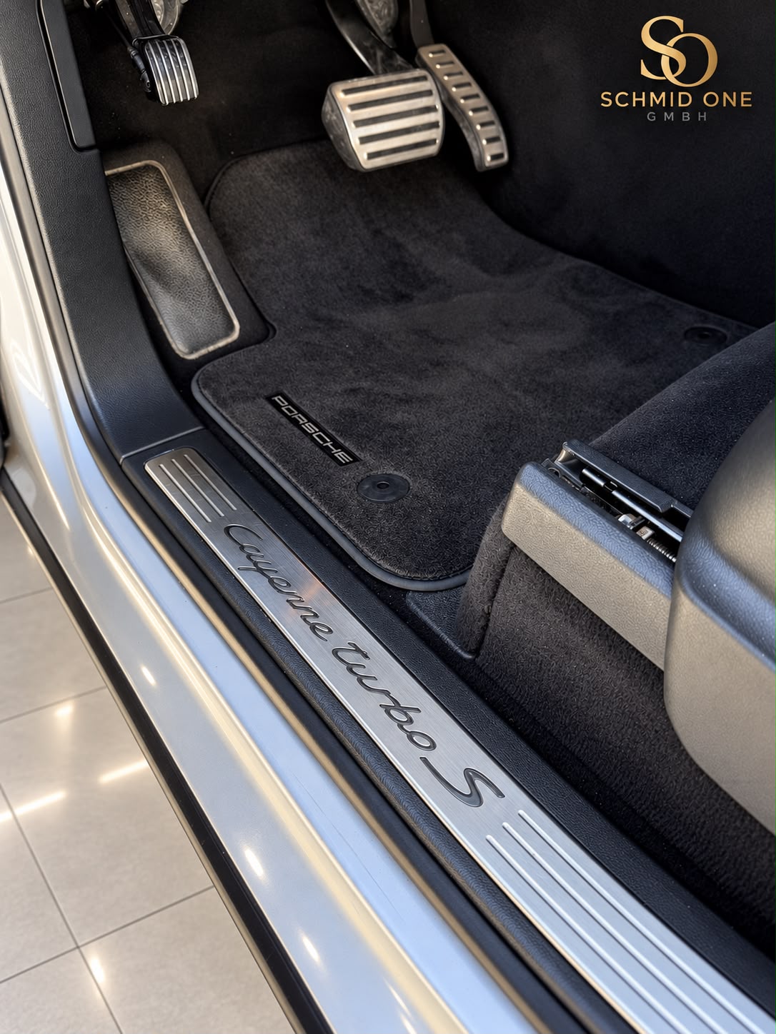PORSCHE Cayenne Turbo S-image-16