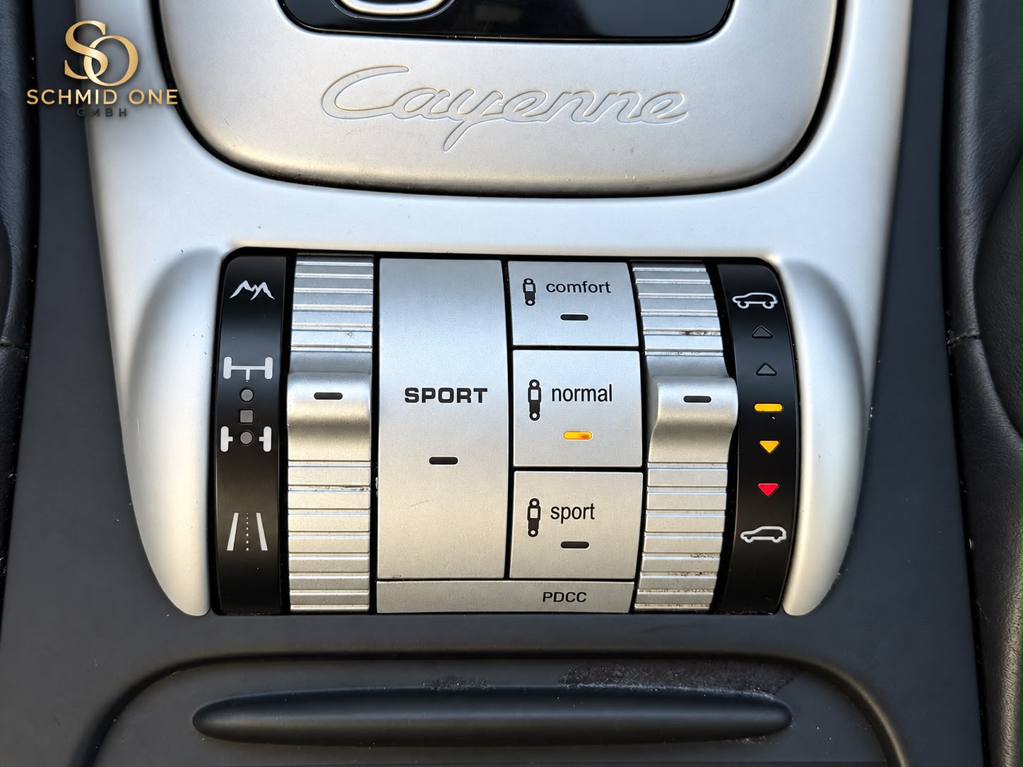 PORSCHE Cayenne Turbo S-image-21
