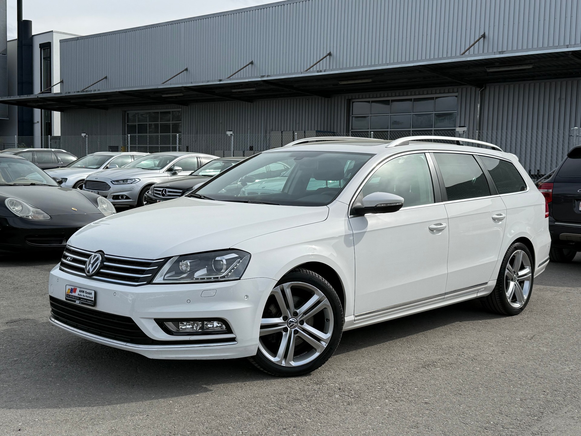 VW Passat Variant 2.0 TDI BMT R-Line Design DSG / Panoramadach / Rückfahrkamera / ACC / Frisch ab MFK / 1.Hand / 1 Jahr Garantie-image-0