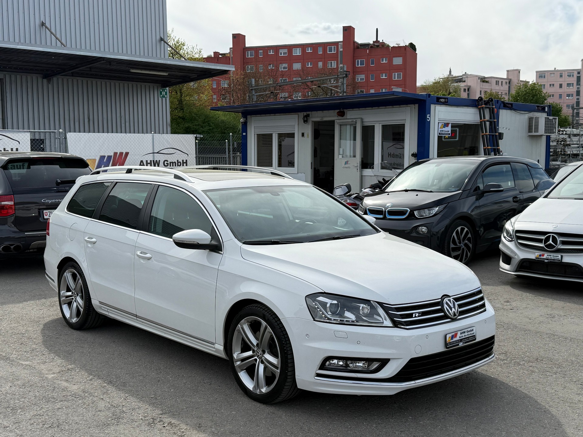 VW Passat Variant 2.0 TDI BMT R-Line Design DSG / Panoramadach / Rückfahrkamera / ACC / Frisch ab MFK / 1.Hand / 1 Jahr Garantie-image-2
