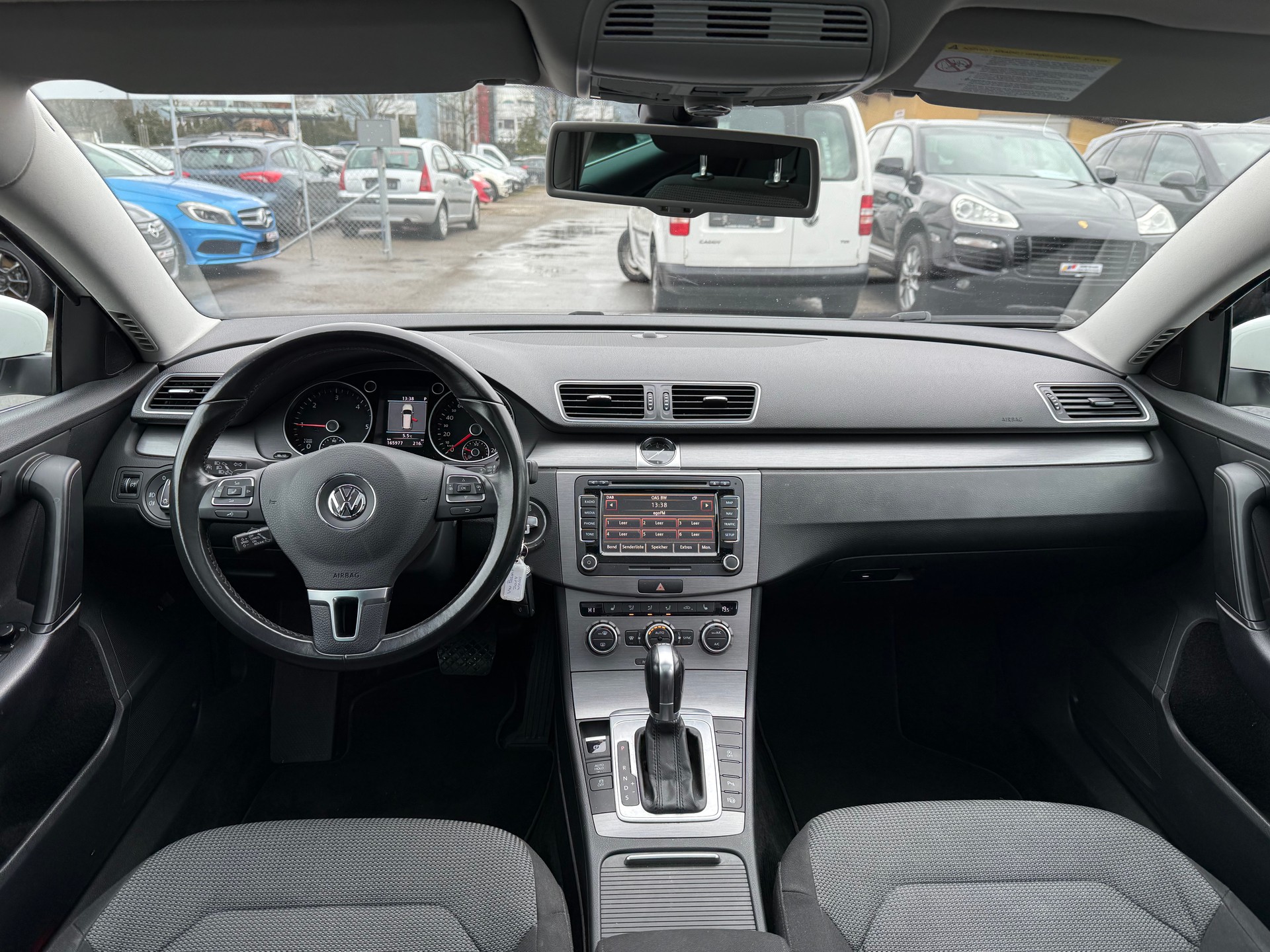 VW Passat Variant 2.0 TDI BMT R-Line Design DSG / Panoramadach / Rückfahrkamera / ACC / Frisch ab MFK / 1.Hand / 1 Jahr Garantie-image-8