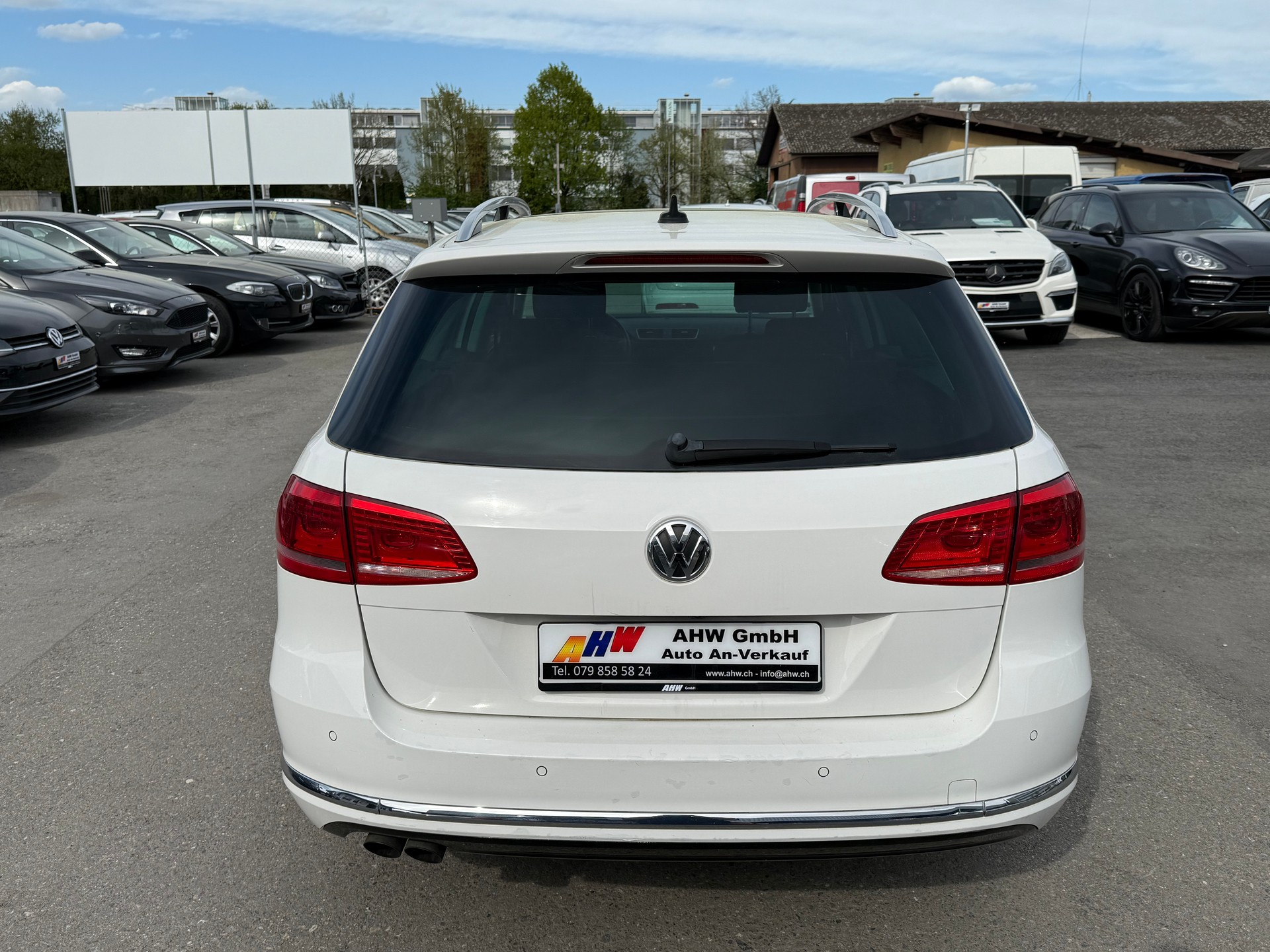 VW Passat Variant 2.0 TDI BMT R-Line Design DSG / Panoramadach / Rückfahrkamera / ACC / Frisch ab MFK / 1.Hand / 1 Jahr Garantie-image-4