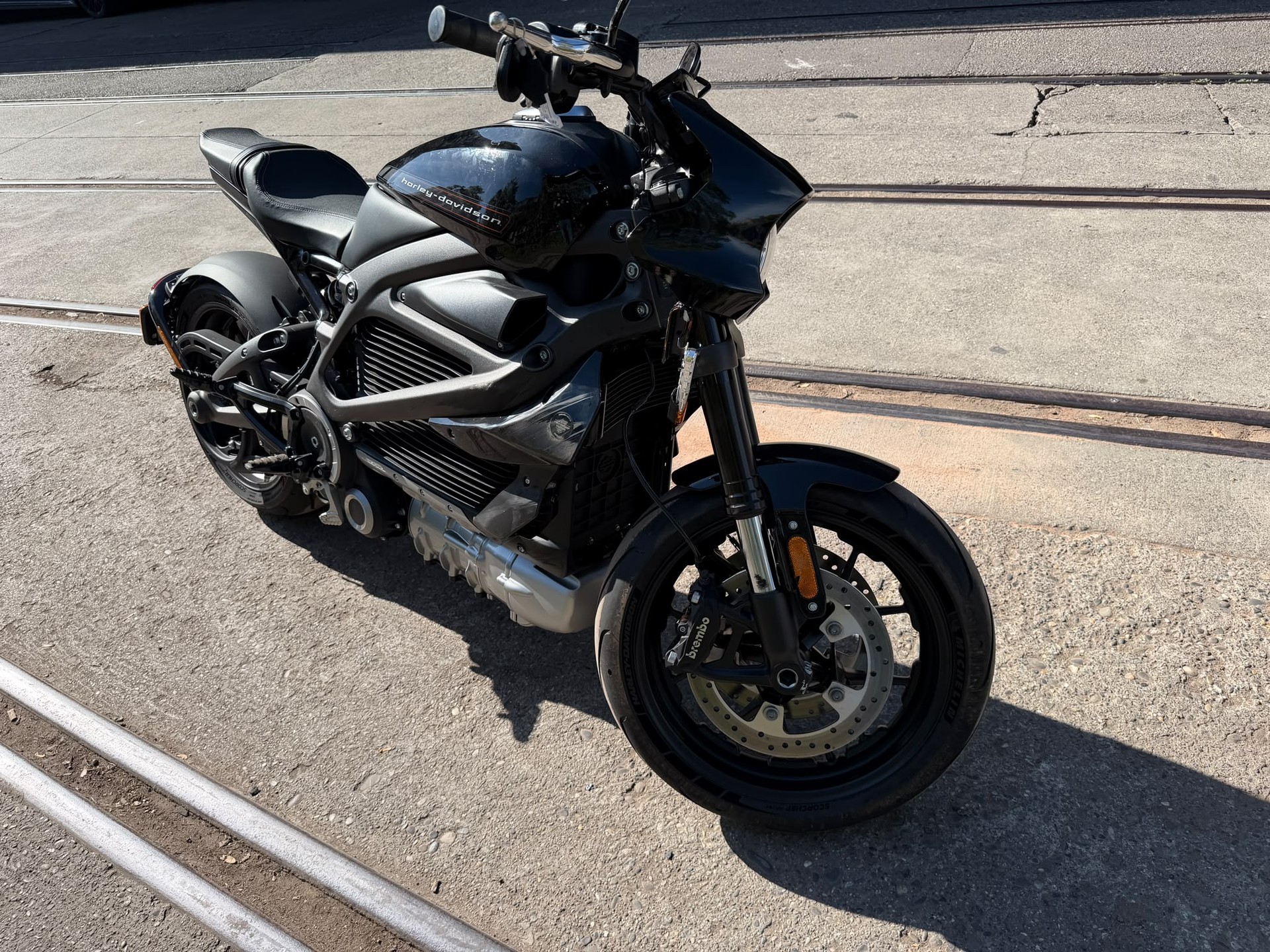 HARLEY-DAVIDSON Live Wire