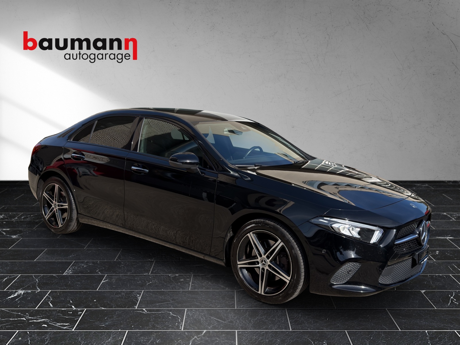 MERCEDES-BENZ A 220 Progressive 7G-DCT 4Matic-image-1