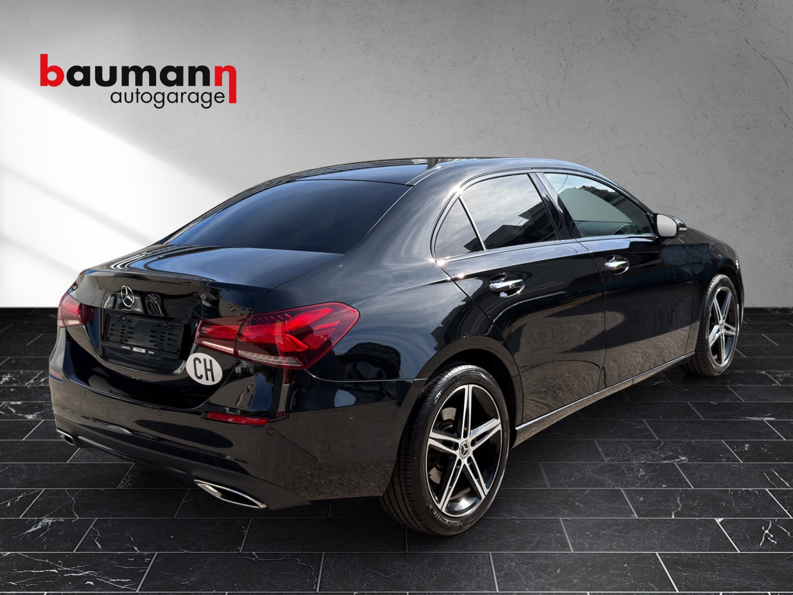 MERCEDES-BENZ A 220 Progressive 7G-DCT 4Matic-image-2