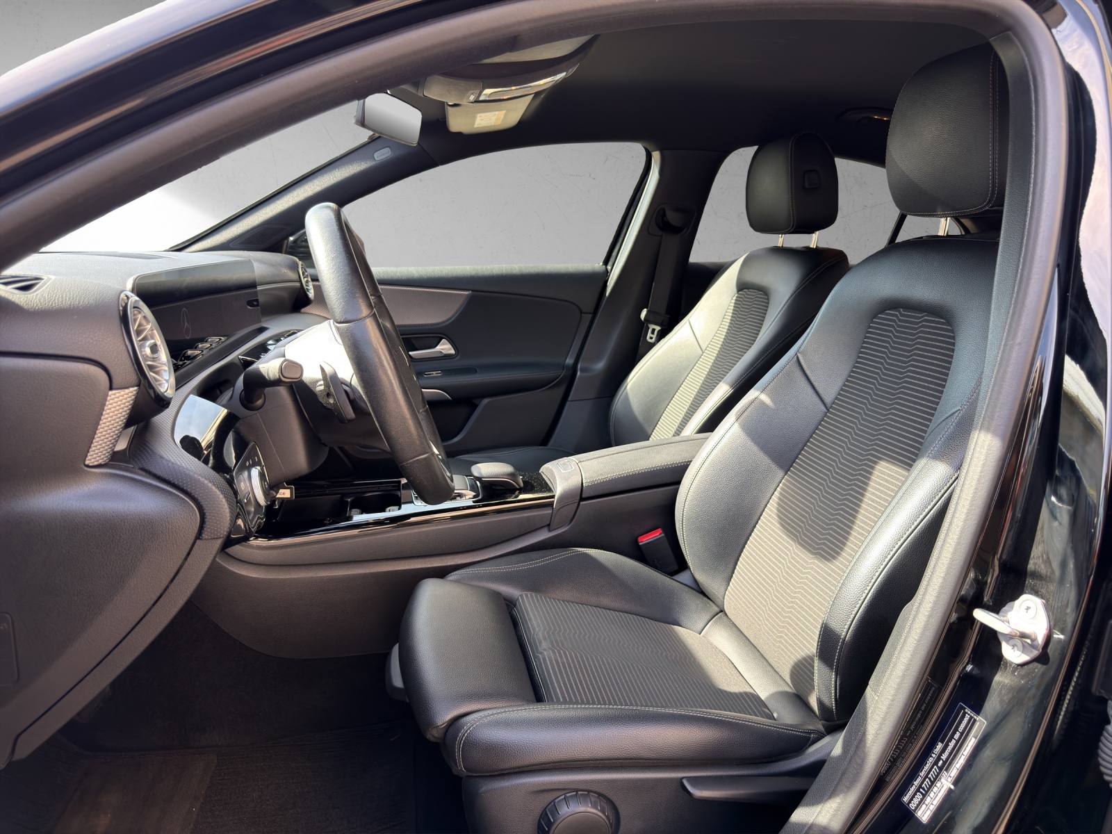 MERCEDES-BENZ A 220 Progressive 7G-DCT 4Matic-image-10