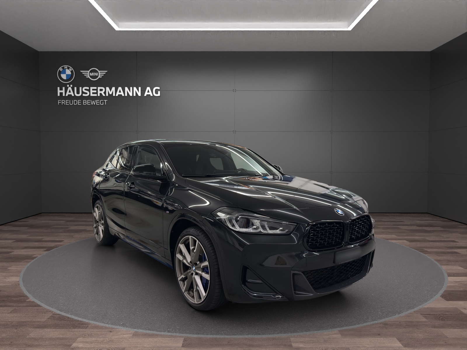 BMW X2 M35i-showroom-element-2