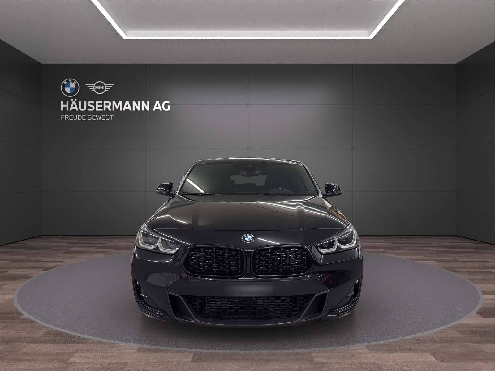 BMW X2 M35i-showroom-element-1