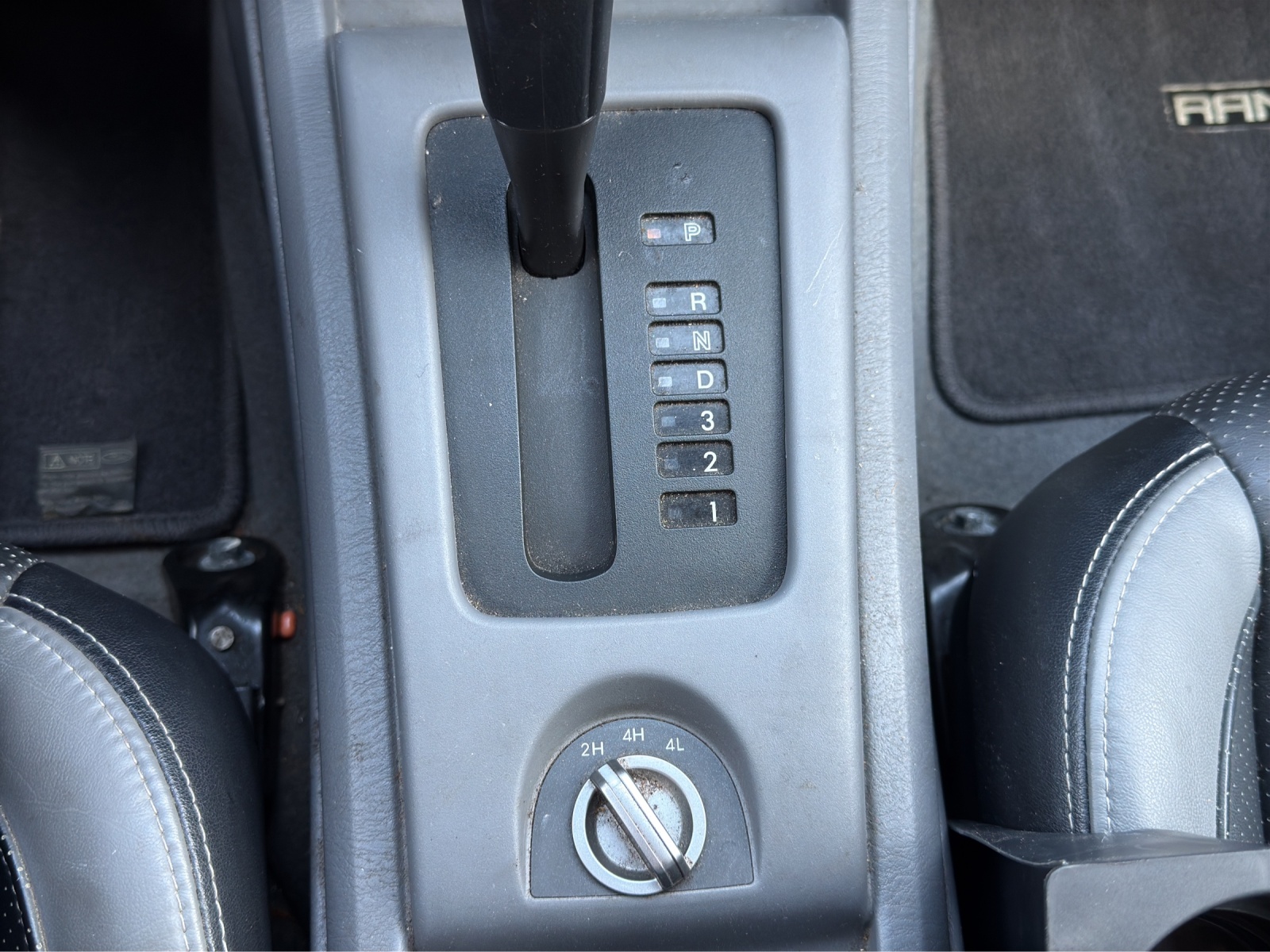 FORD Ranger Limited 3.0 TDCi 4x4 A-image-25