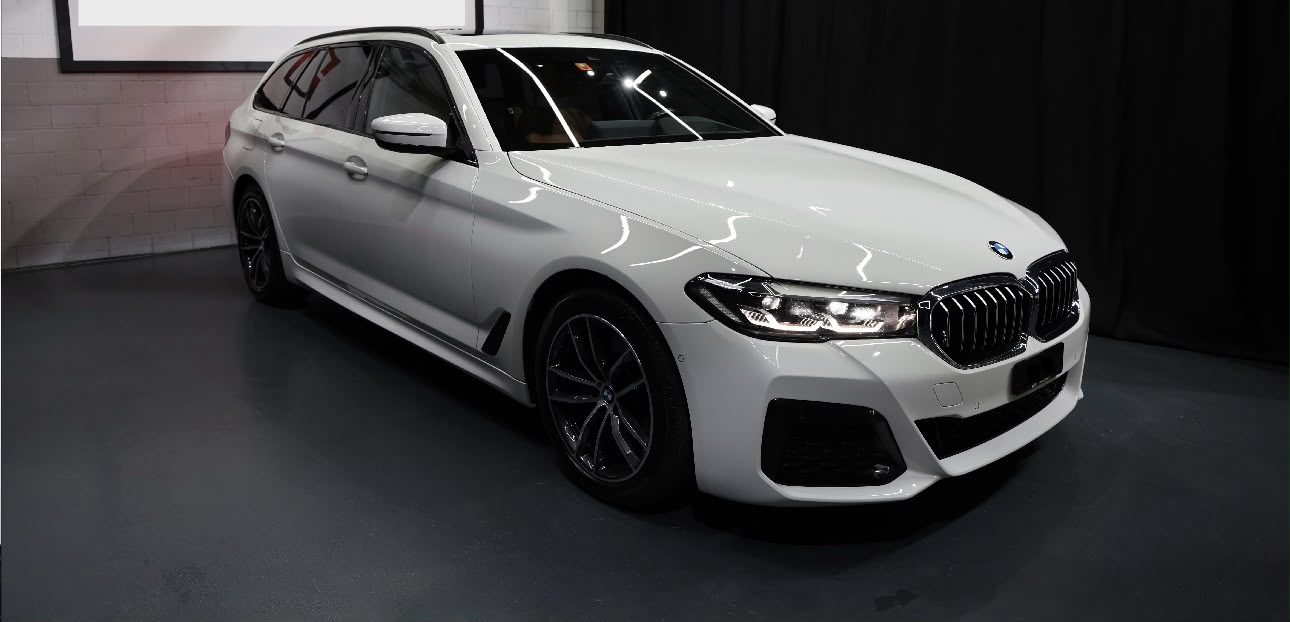 BMW 520d 48V Touring M Sport Steptronic-image-0