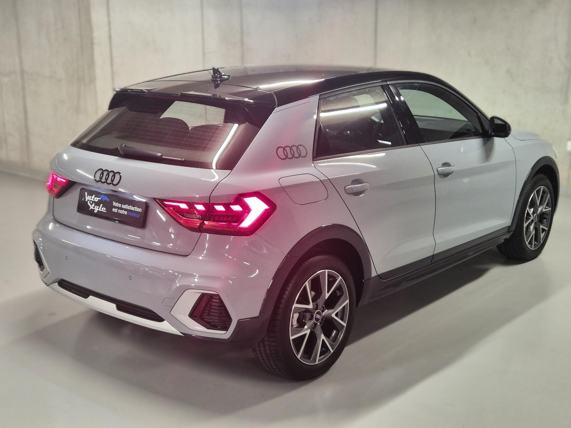 AUDI A1 City Carver 35 TFSI S-tronic S-Line-image-5