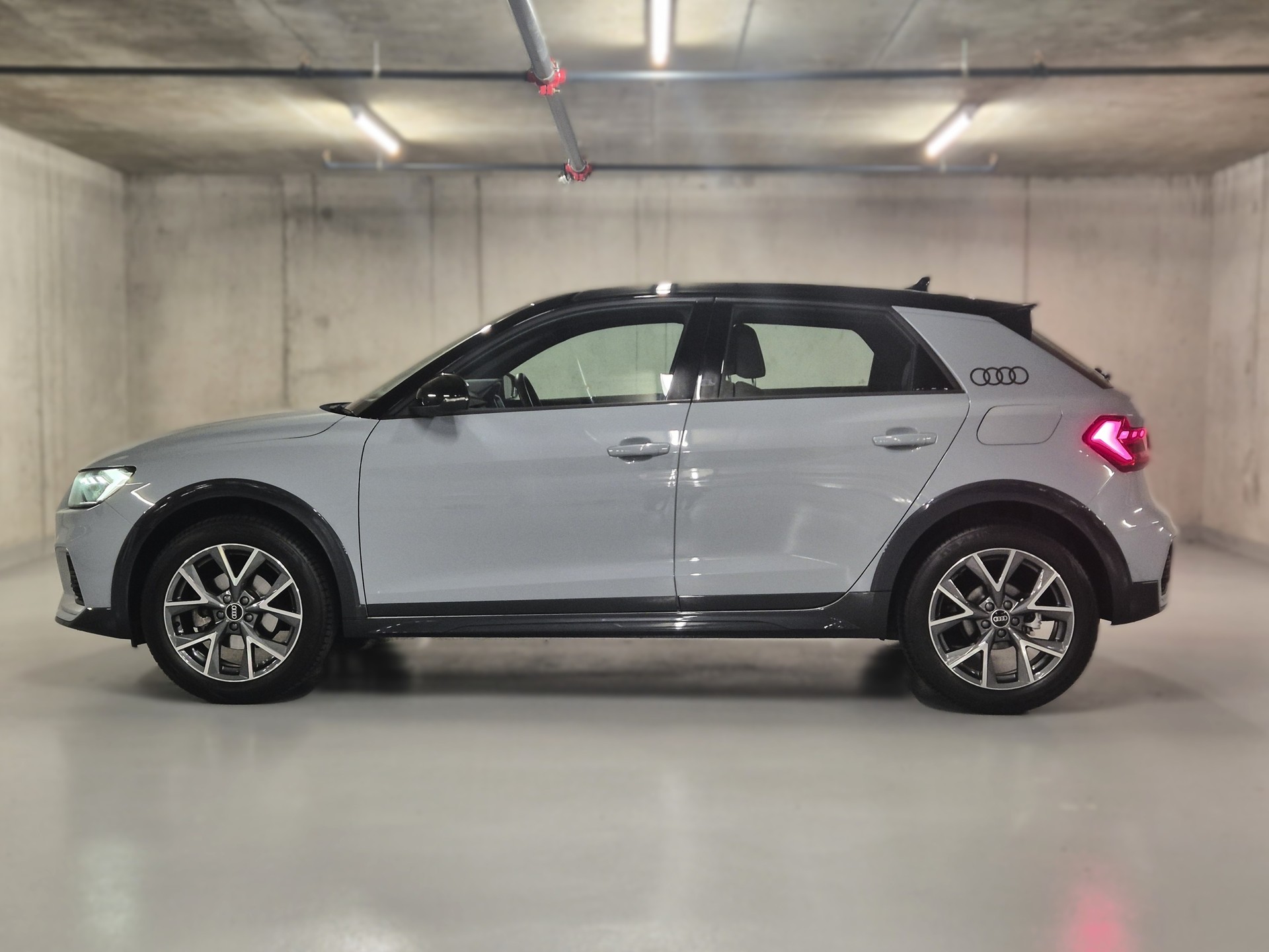 AUDI A1 City Carver 35 TFSI S-tronic S-Line-image-4