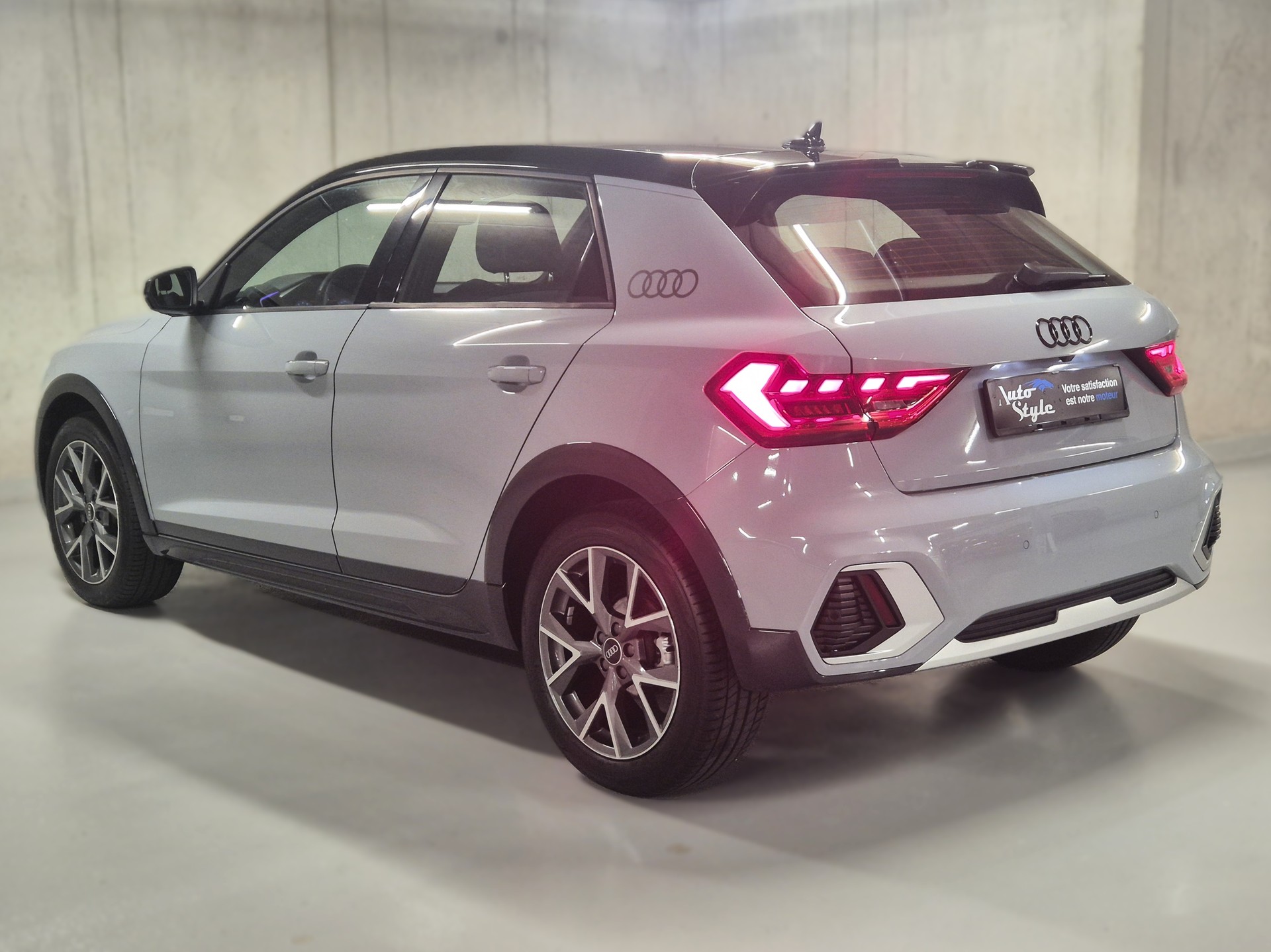 AUDI A1 City Carver 35 TFSI S-tronic S-Line-image-8
