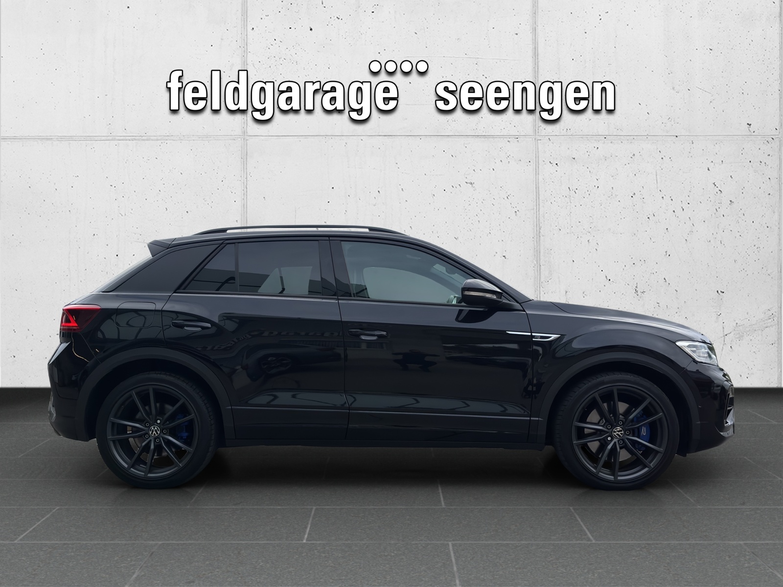VW T-Roc 2.0 TSI R DSG 4Motion mit Akrapovic Abgasanlage & Winterräder-image-3
