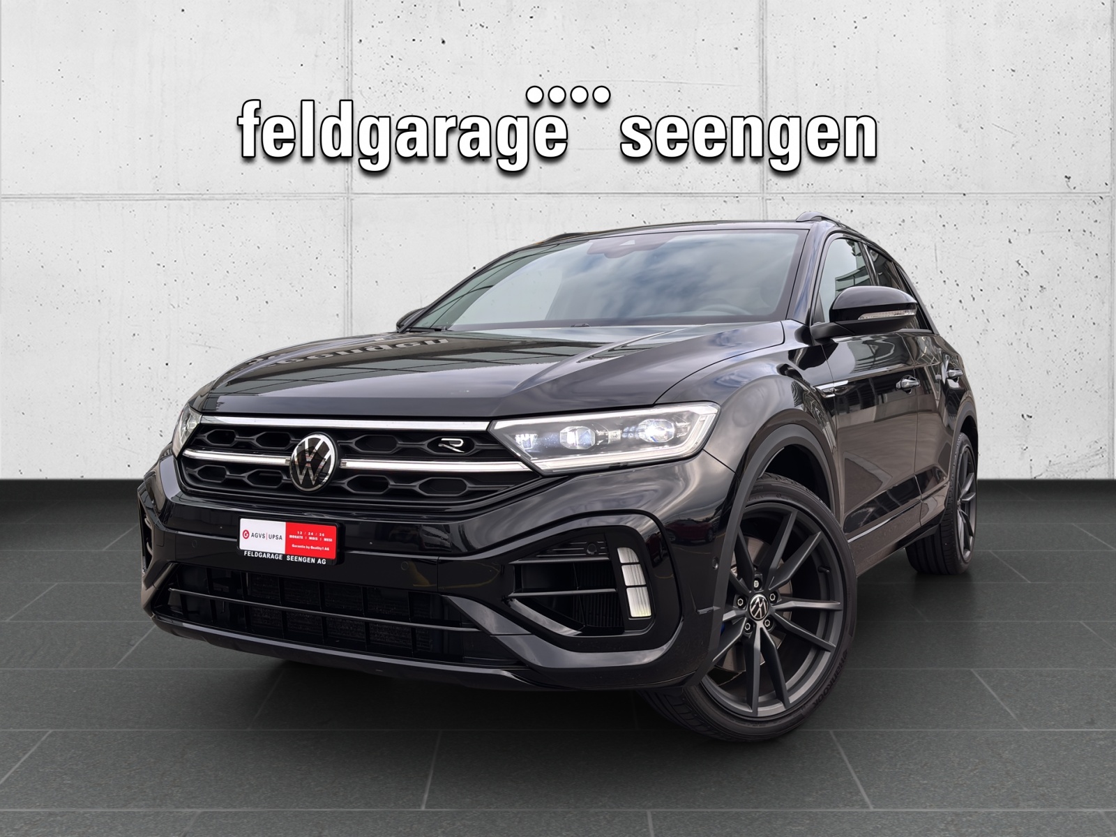 VW T-Roc 2.0 TSI R DSG 4Motion mit Akrapovic Abgasanlage & Winterräder-image-0