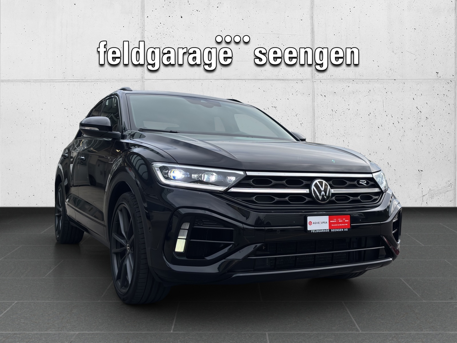 VW T-Roc 2.0 TSI R DSG 4Motion mit Akrapovic Abgasanlage & Winterräder-image-2