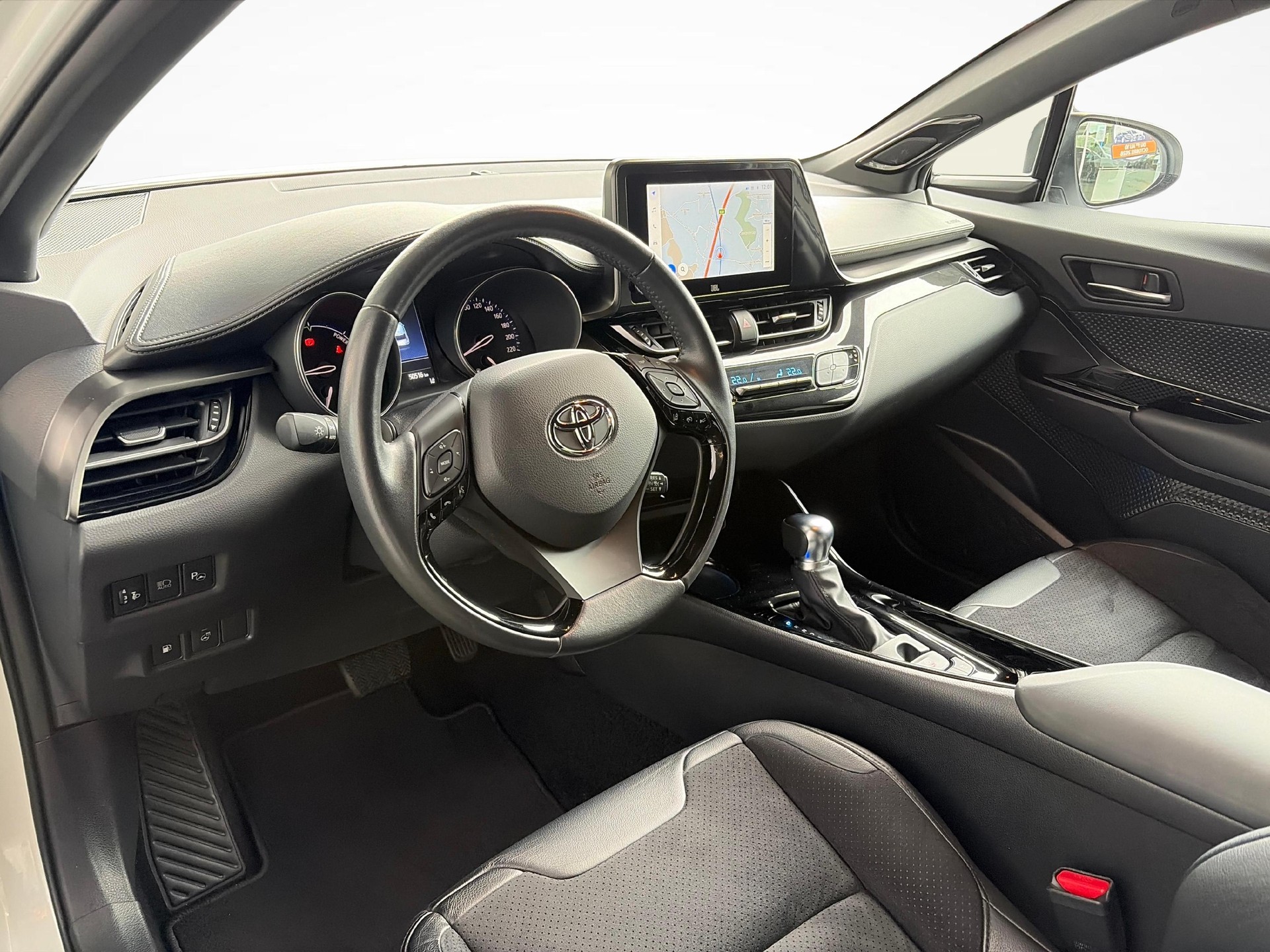 TOYOTA C-HR 2.0 VVTi HSD Move-image-8