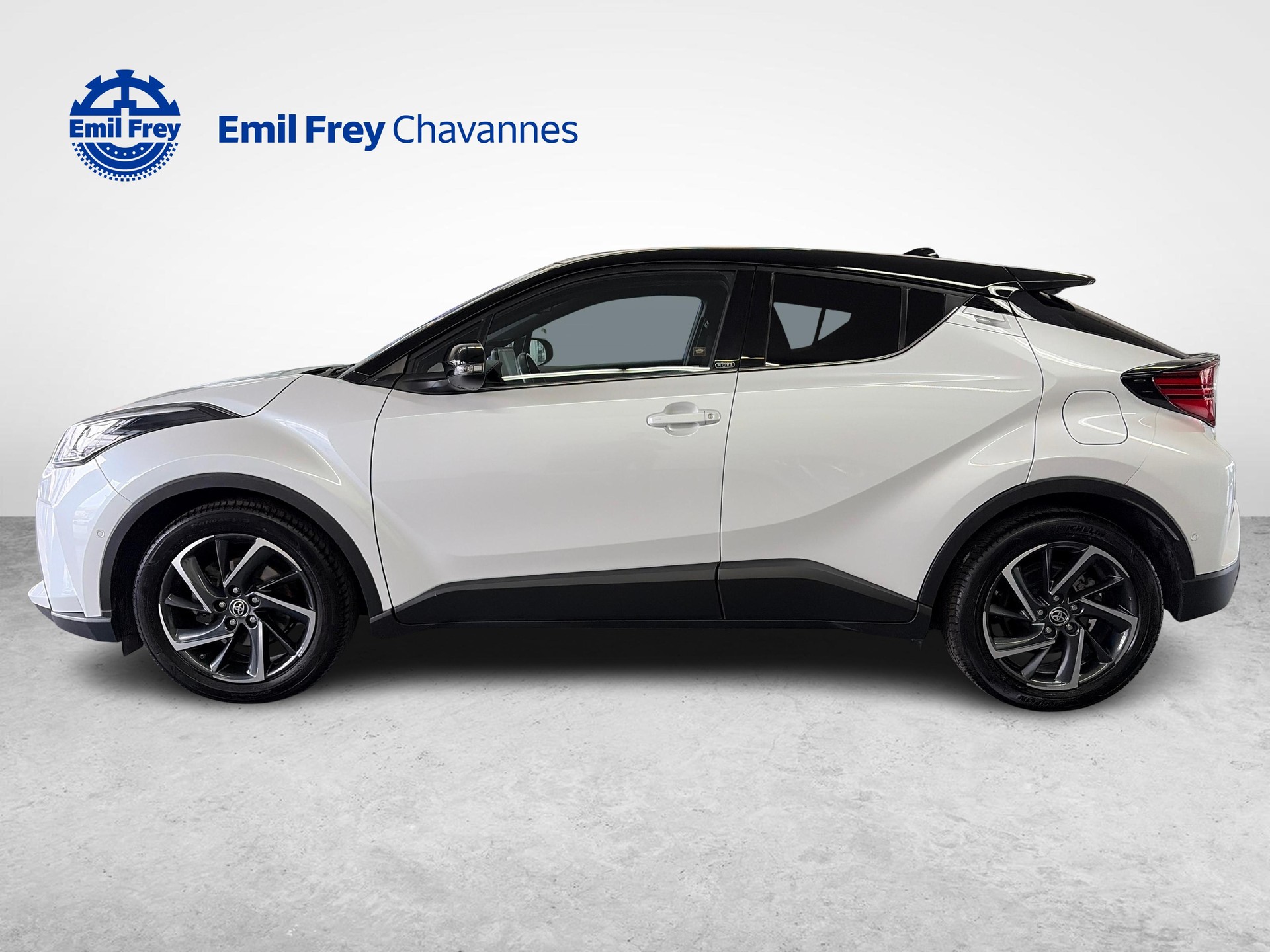 TOYOTA C-HR 2.0 VVTi HSD Move-image-4