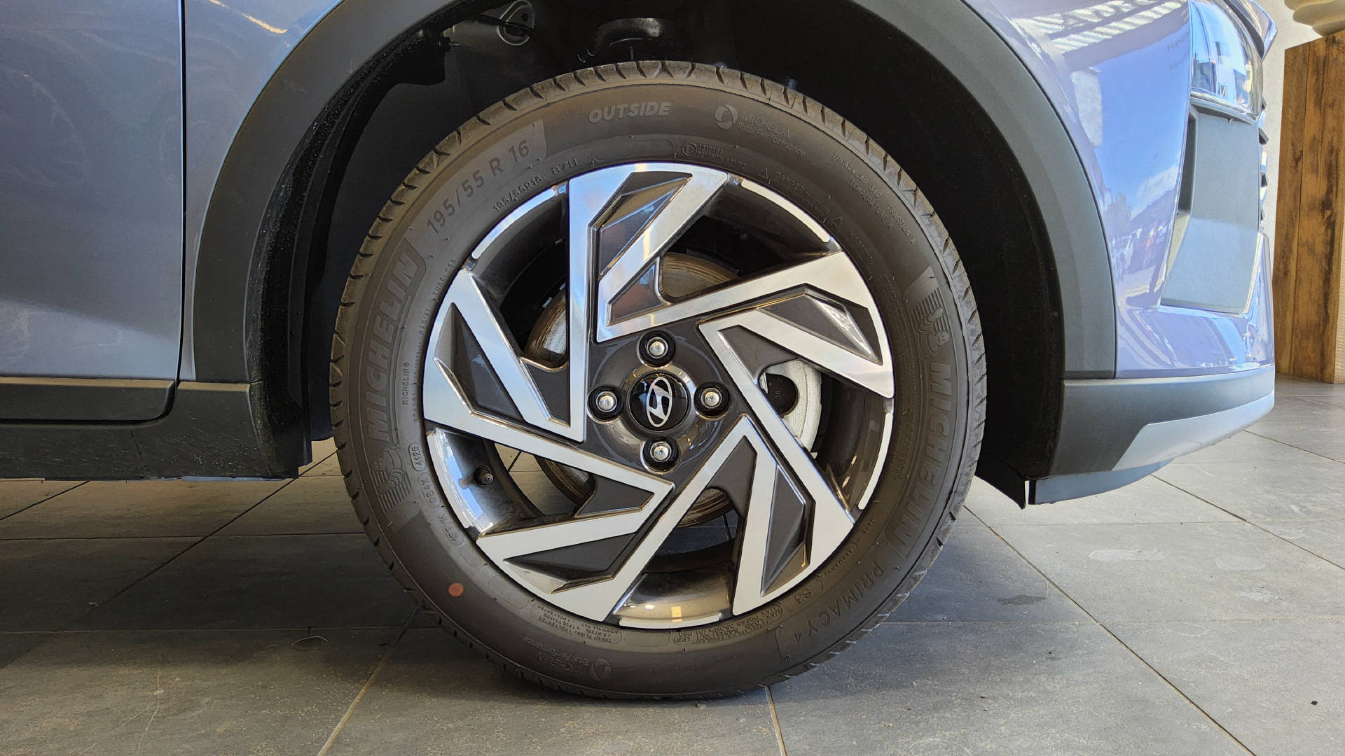 HYUNDAI Bayon 1.0 T-GDi Amplia-image-28