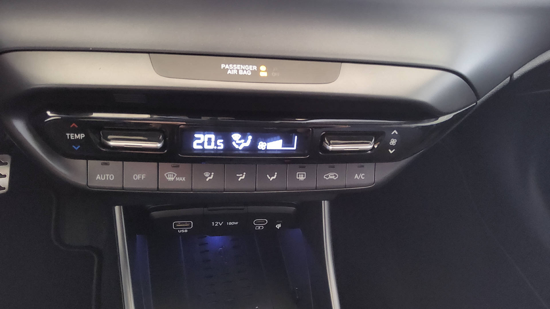 HYUNDAI Bayon 1.0 T-GDi Amplia-image-16