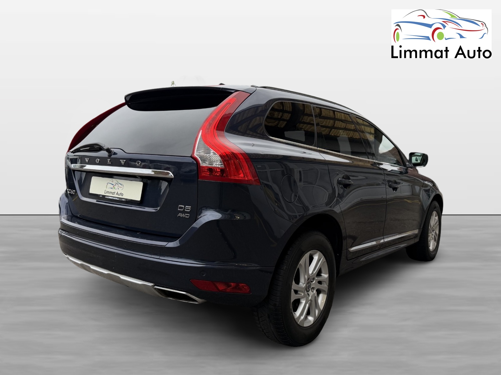 VOLVO XC60 D5 AWD Summum Geartronic-image-4