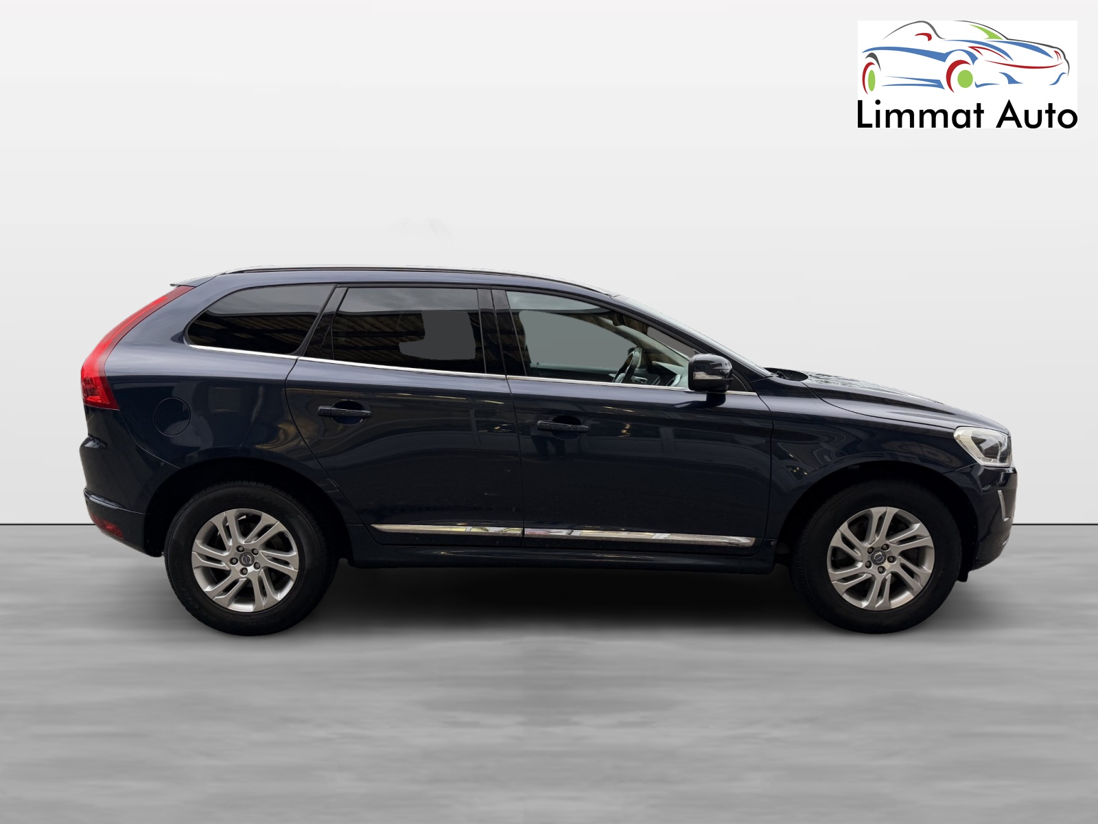 VOLVO XC60 D5 AWD Summum Geartronic-image-5