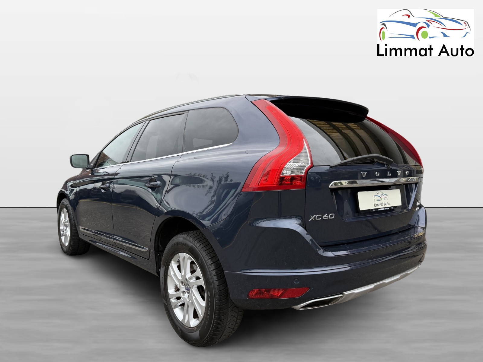 VOLVO XC60 D5 AWD Summum Geartronic-image-2