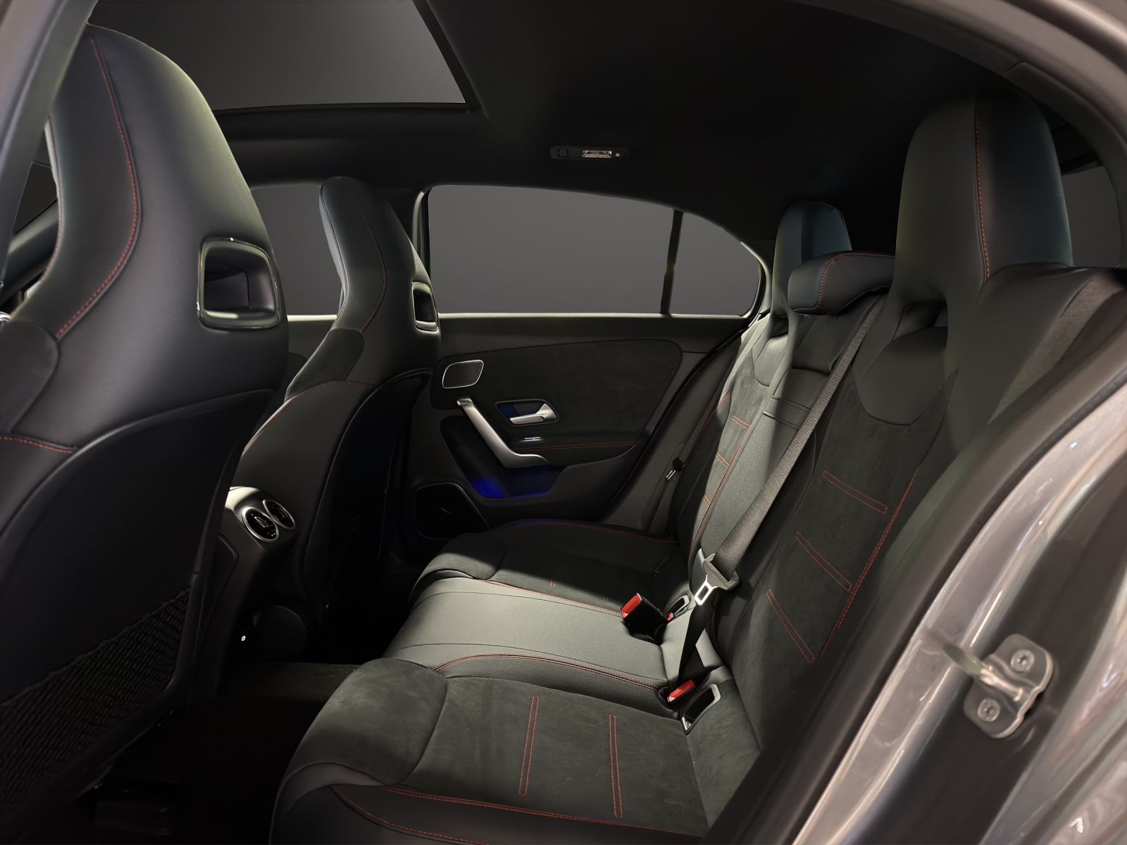 MERCEDES-BENZ A AMG 35 4Matic 8G-DCT-image-8