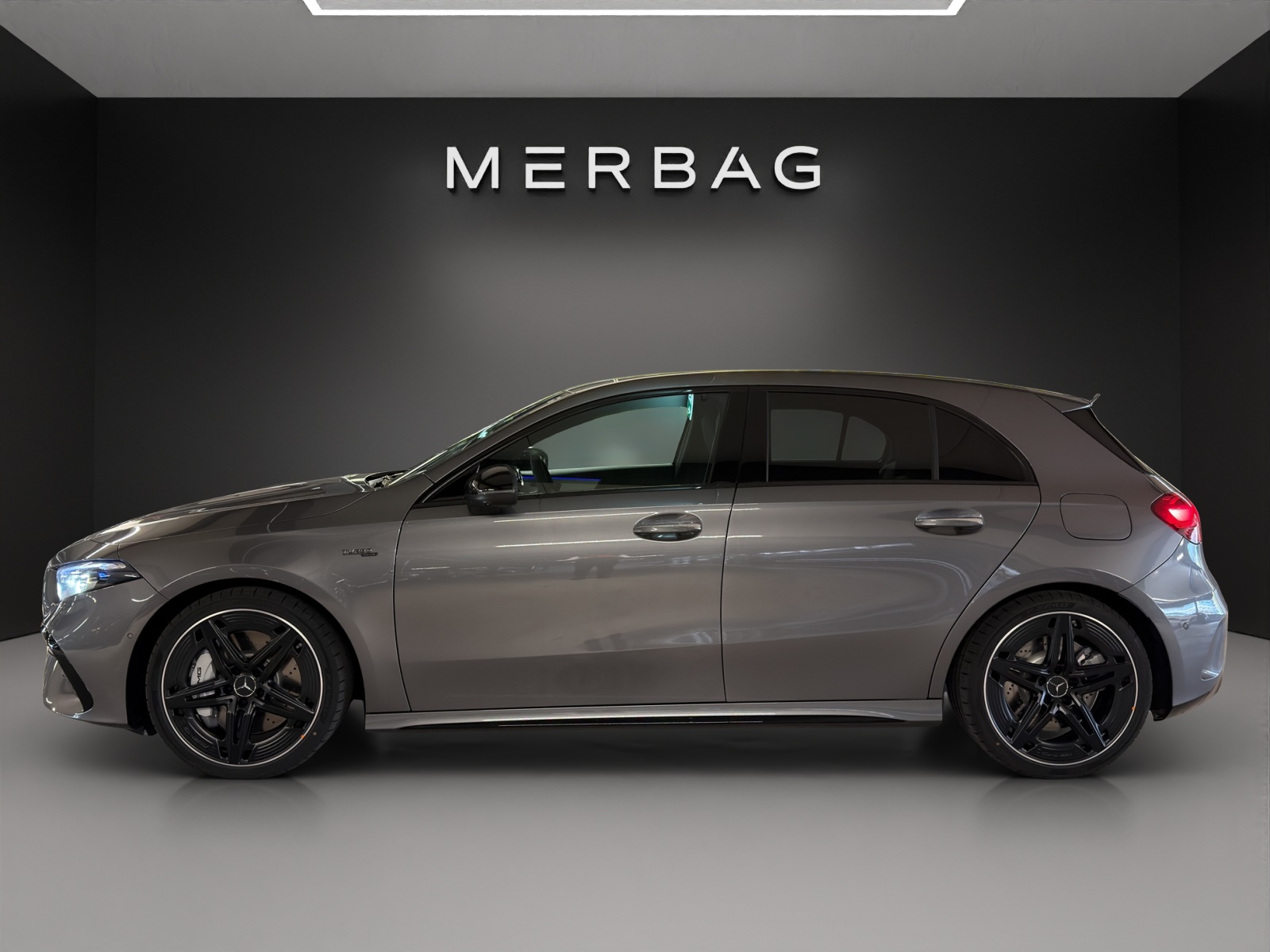 MERCEDES-BENZ A AMG 35 4Matic 8G-DCT-image-2