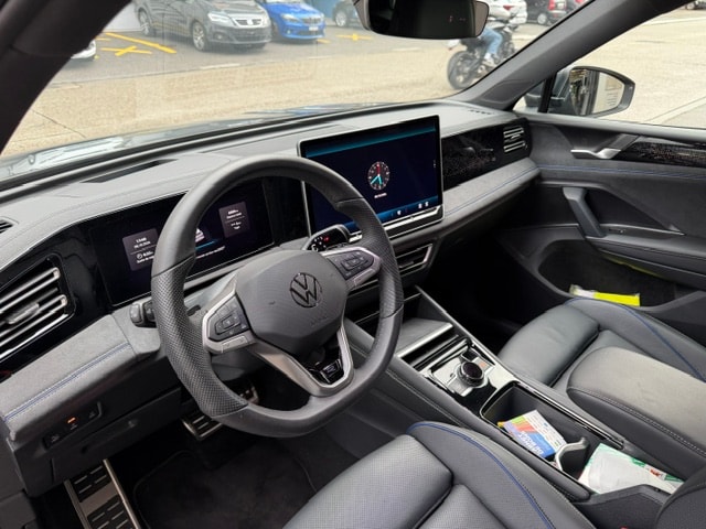 VW Tiguan 2.0 TDI SCR R-Line 4Motion DSG-image-11
