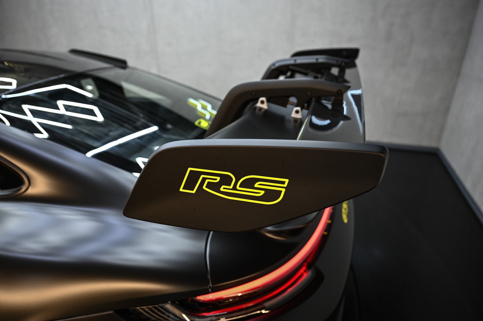 PORSCHE 911 GT3 RS PDK mit Weissach Paket-image-17