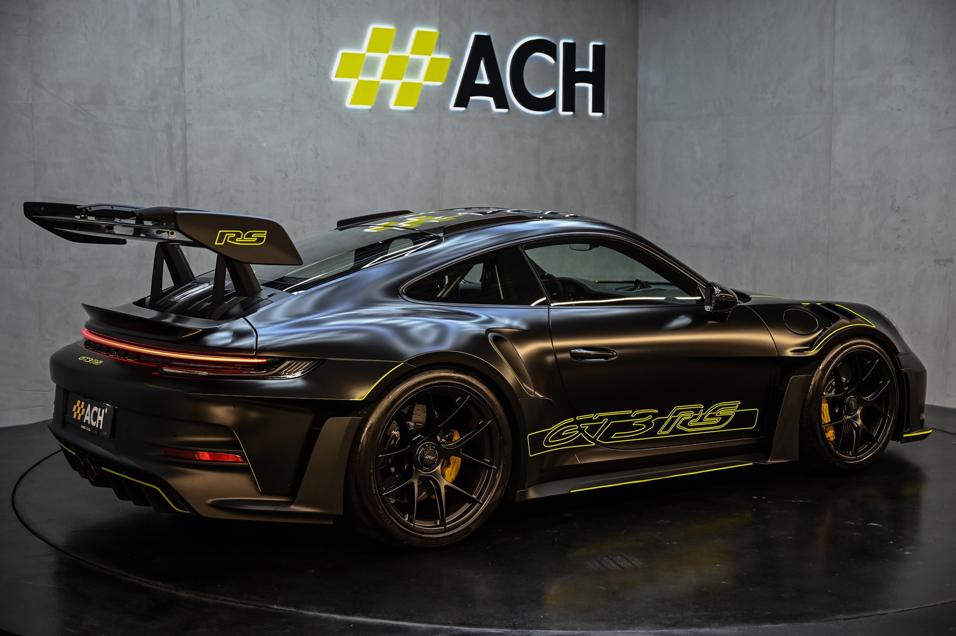 PORSCHE 911 GT3 RS PDK mit Weissach Paket-image-11