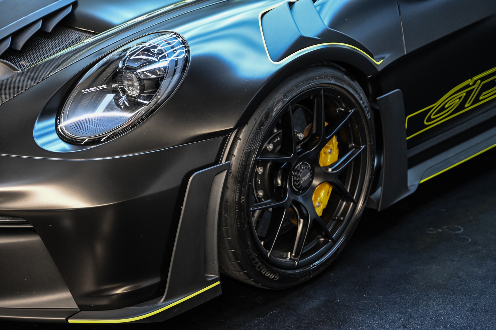 PORSCHE 911 GT3 RS PDK mit Weissach Paket-image-18
