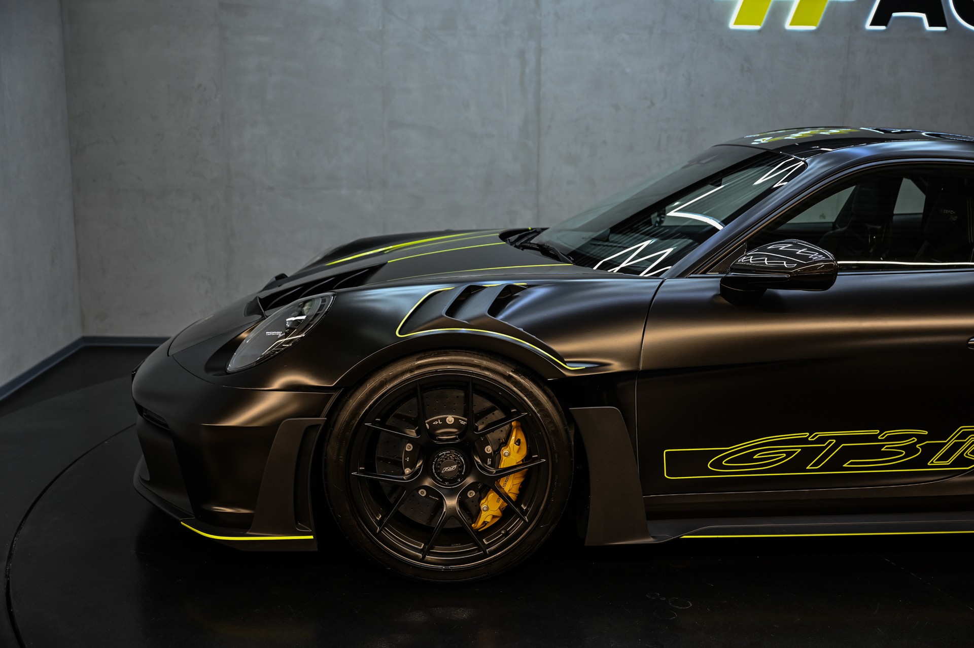 PORSCHE 911 GT3 RS PDK mit Weissach Paket-image-12